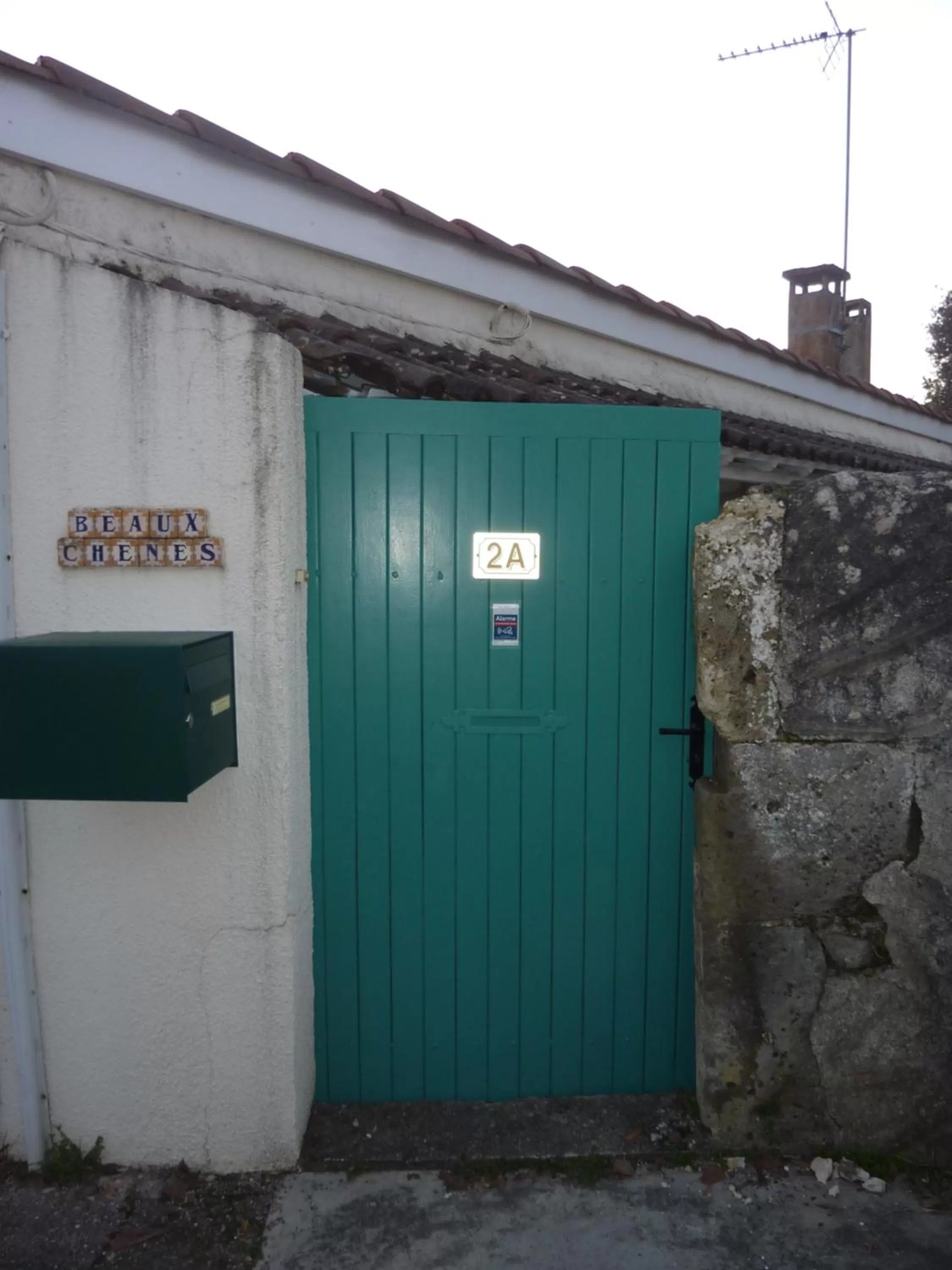 Facade/entrance in Beaux Chênes