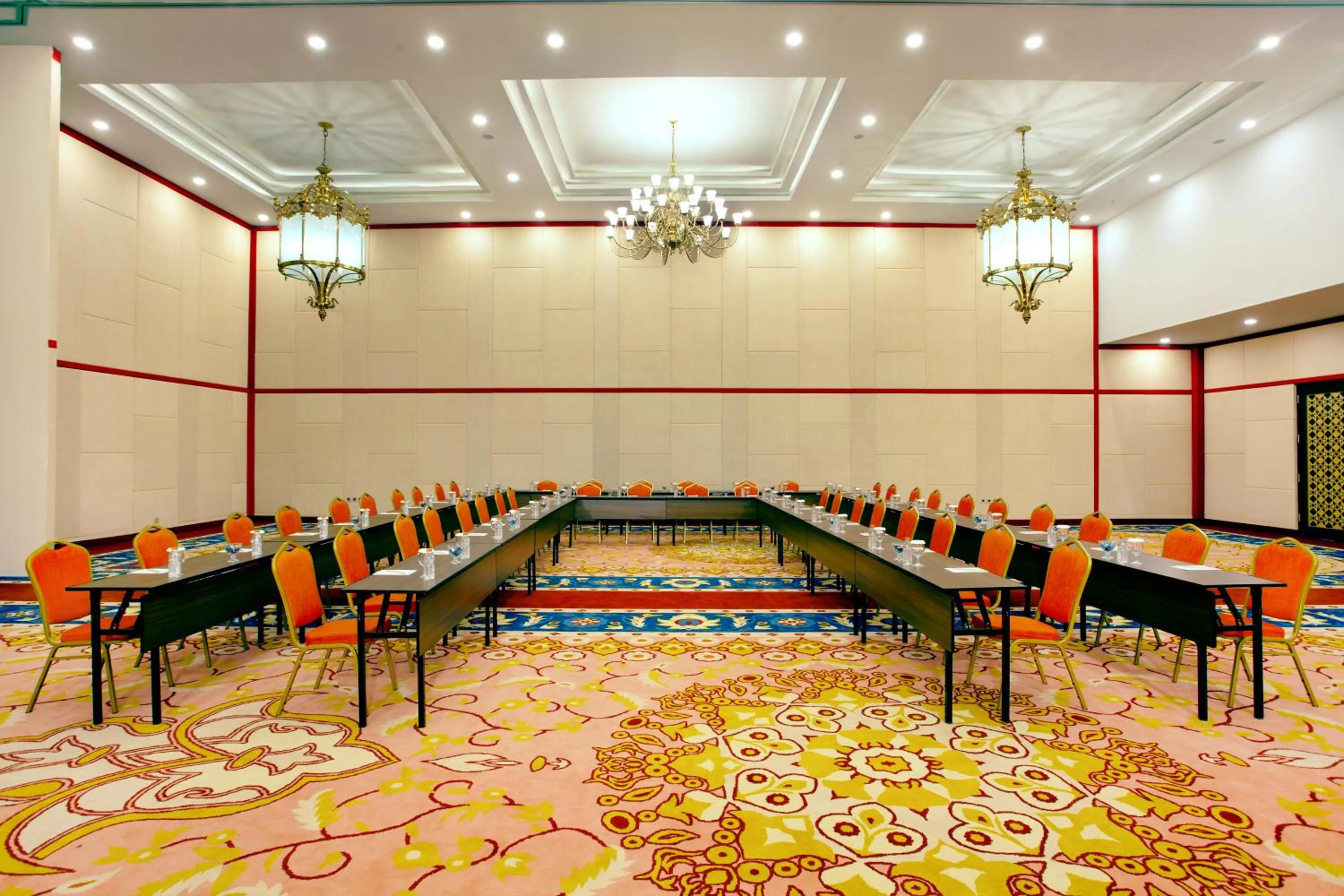 Meeting/conference room in Alhambra Hotel & Convention, BW Signature Collection