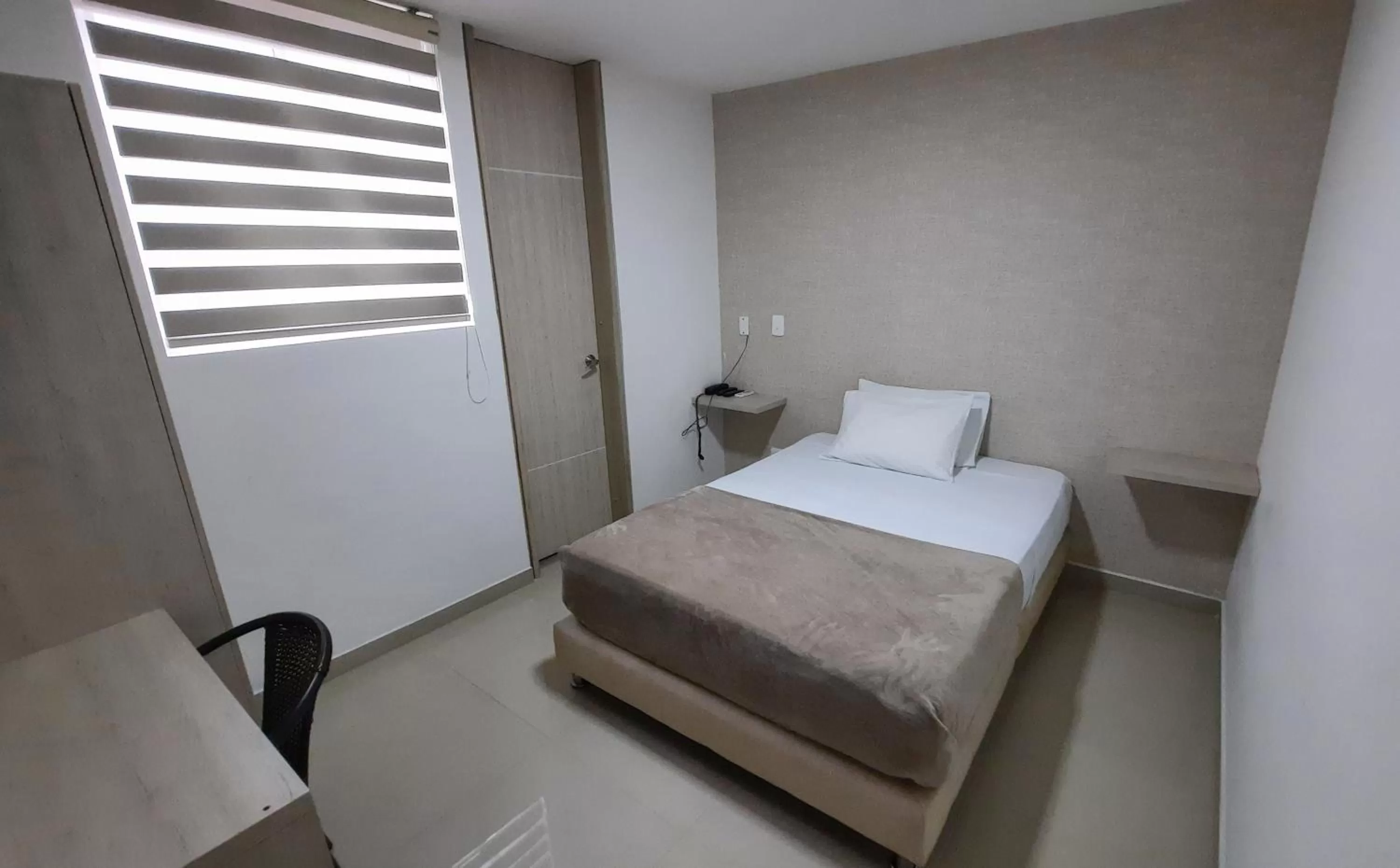 Bedroom, Bed in Bayit Tov Circunvalar Hotel