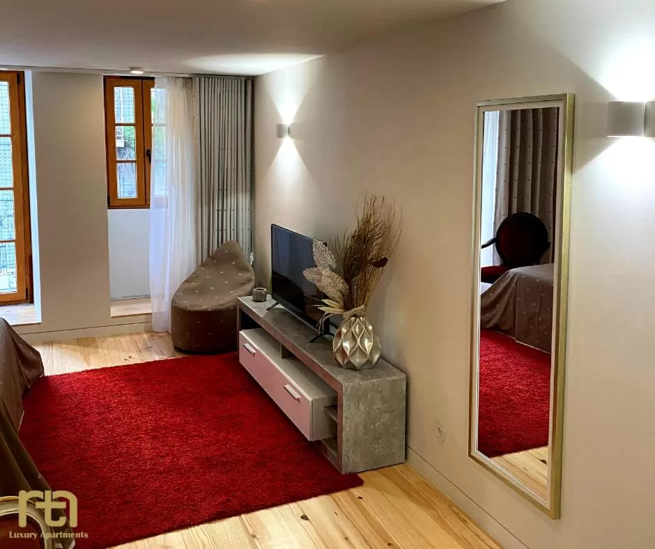 TV/Entertainment Center in TM Luxury Apartments Lisbon