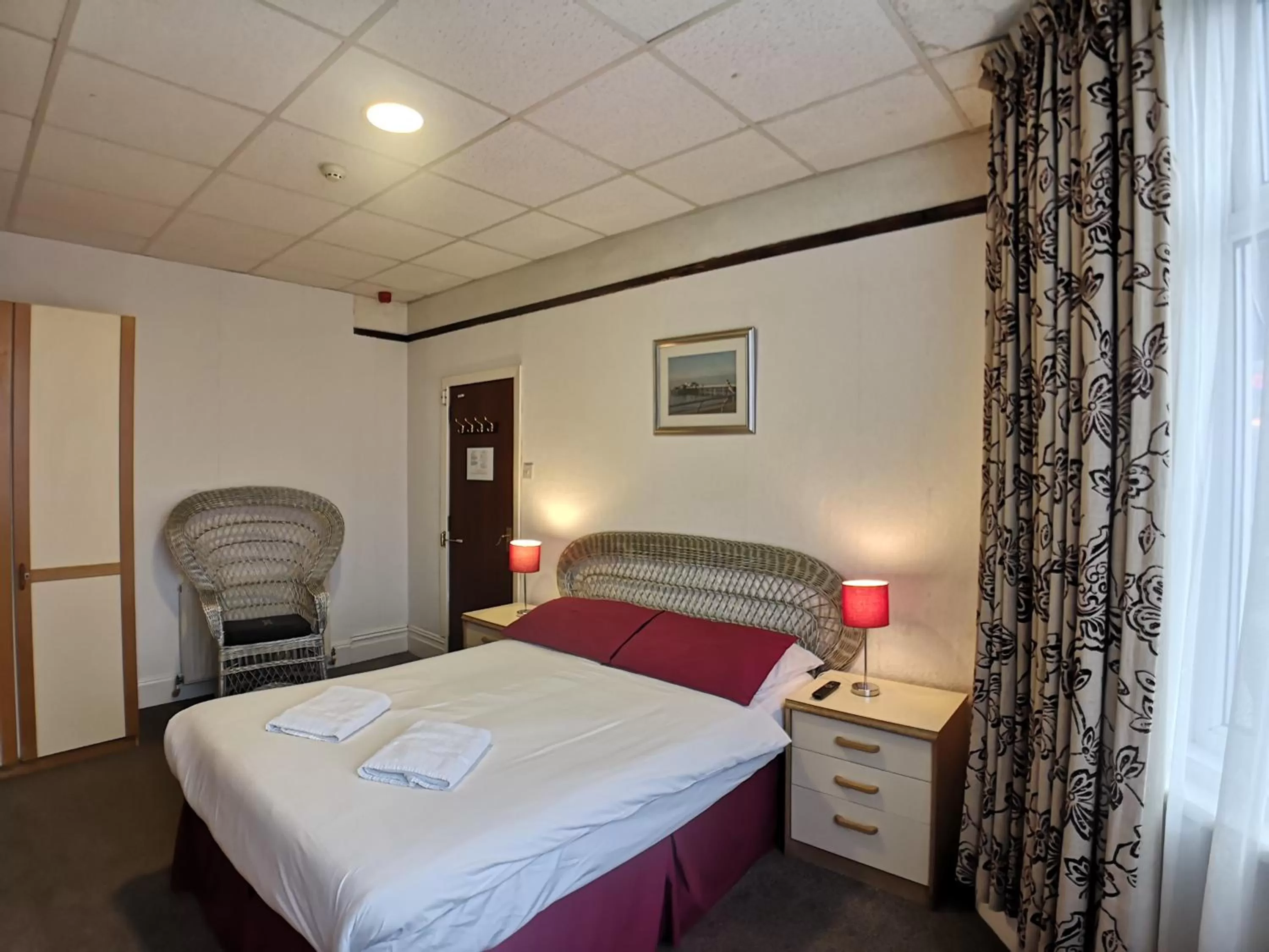 Bedroom, Bed in The Hopton Hotel