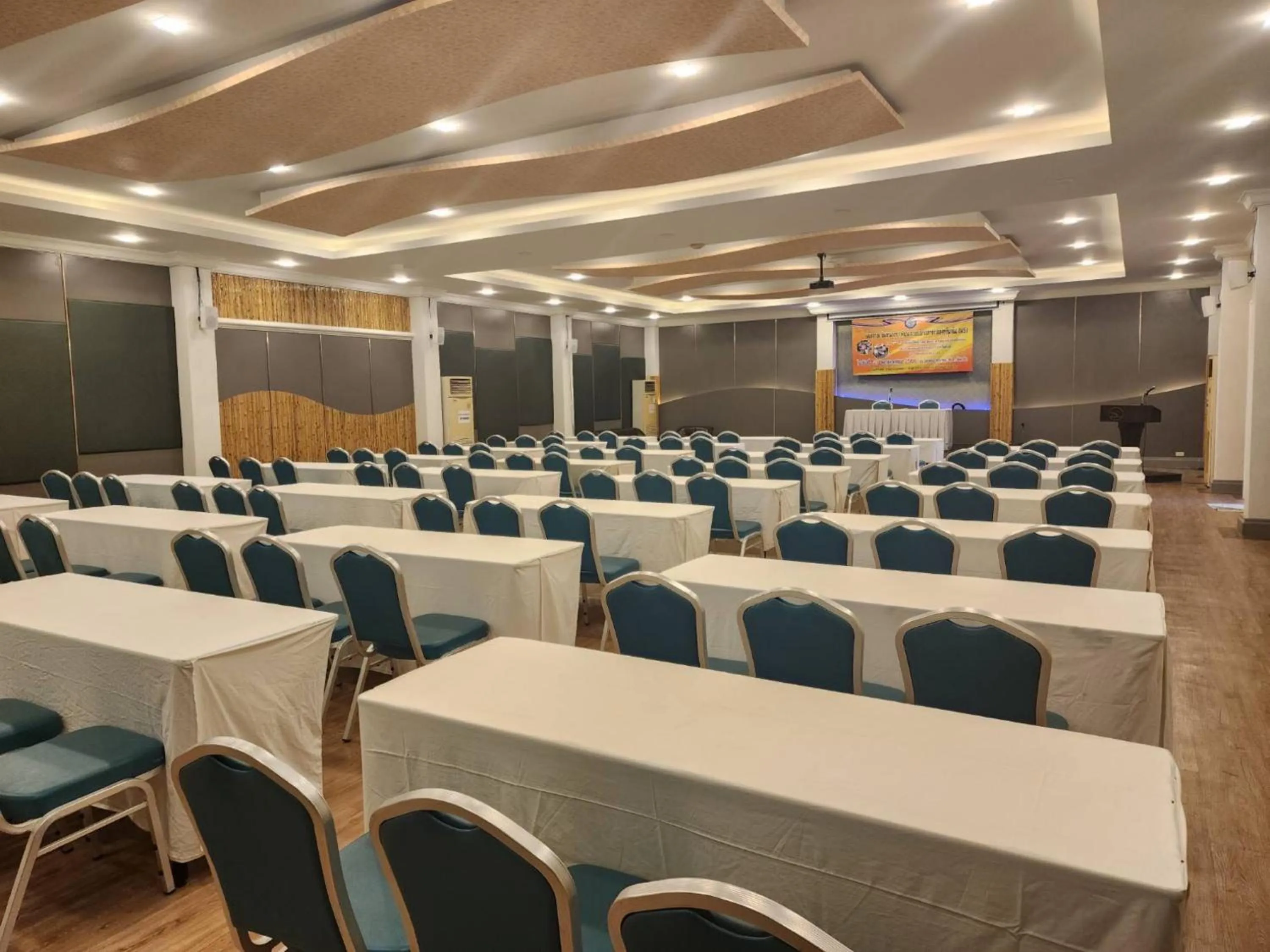 Meeting/conference room in Southern Lanta Resort