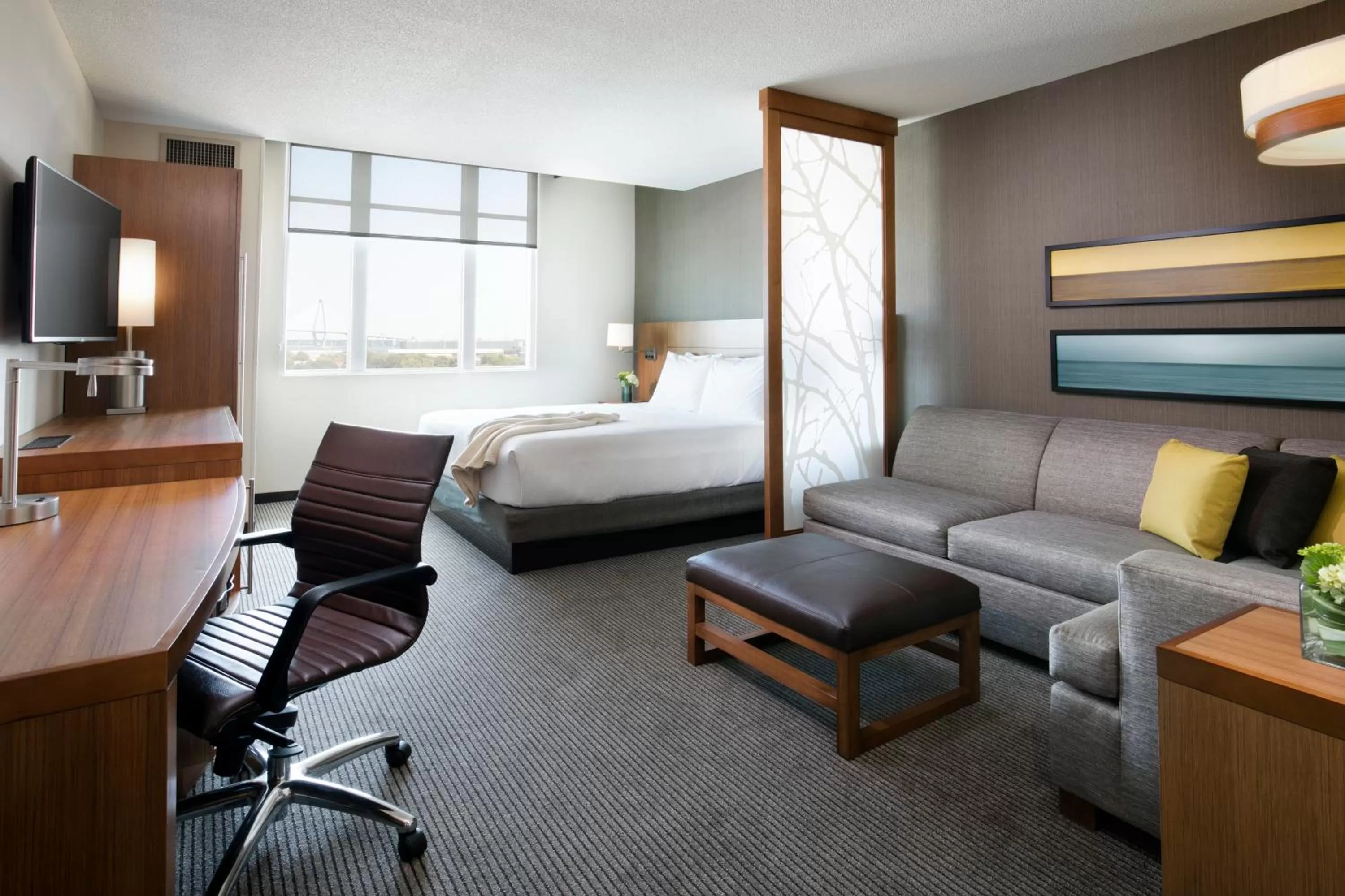 Photo of the whole room in Hyatt Place Charleston - Historic District