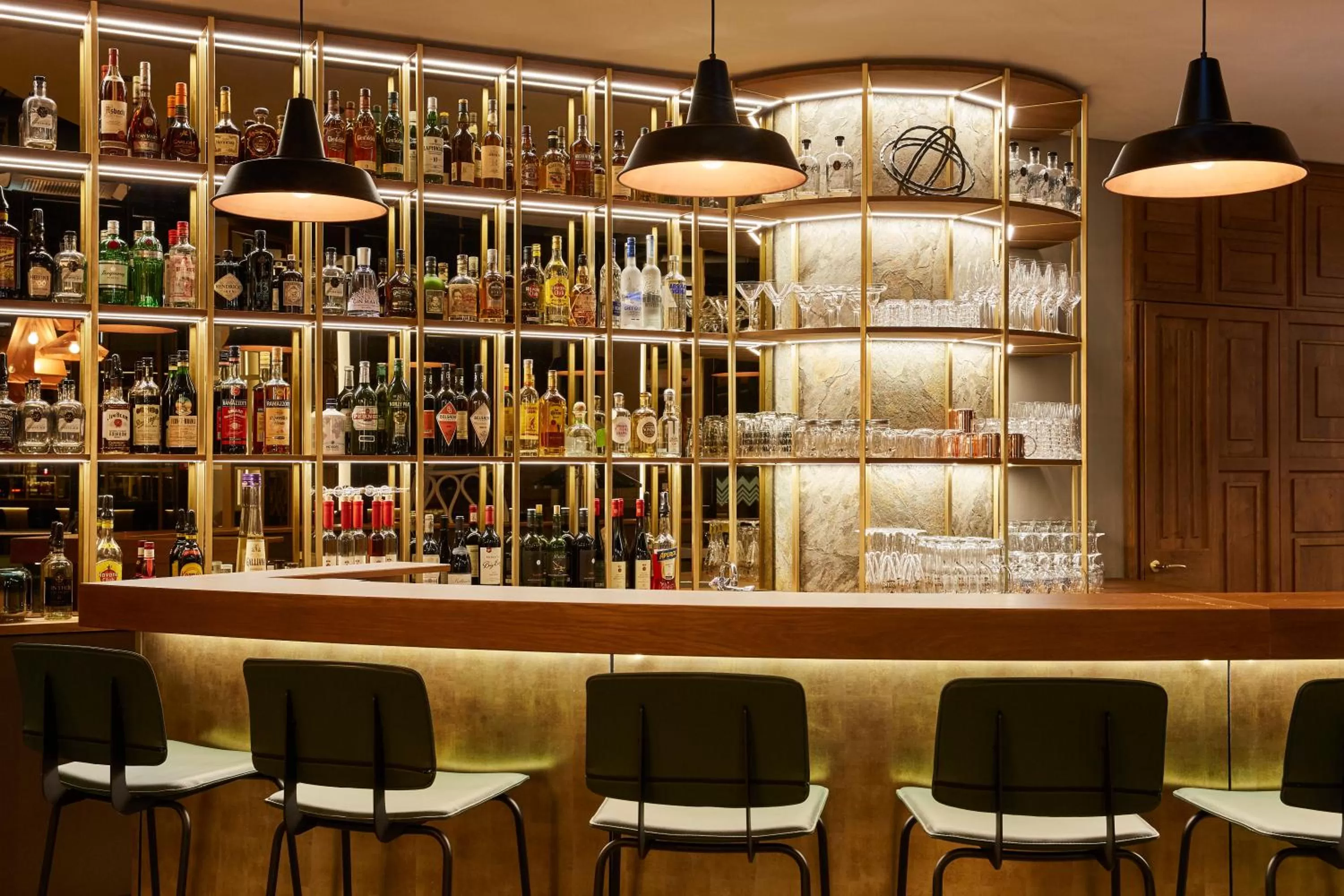 Lounge or bar in Hotel Indigo Dresden - Wettiner Platz by IHG