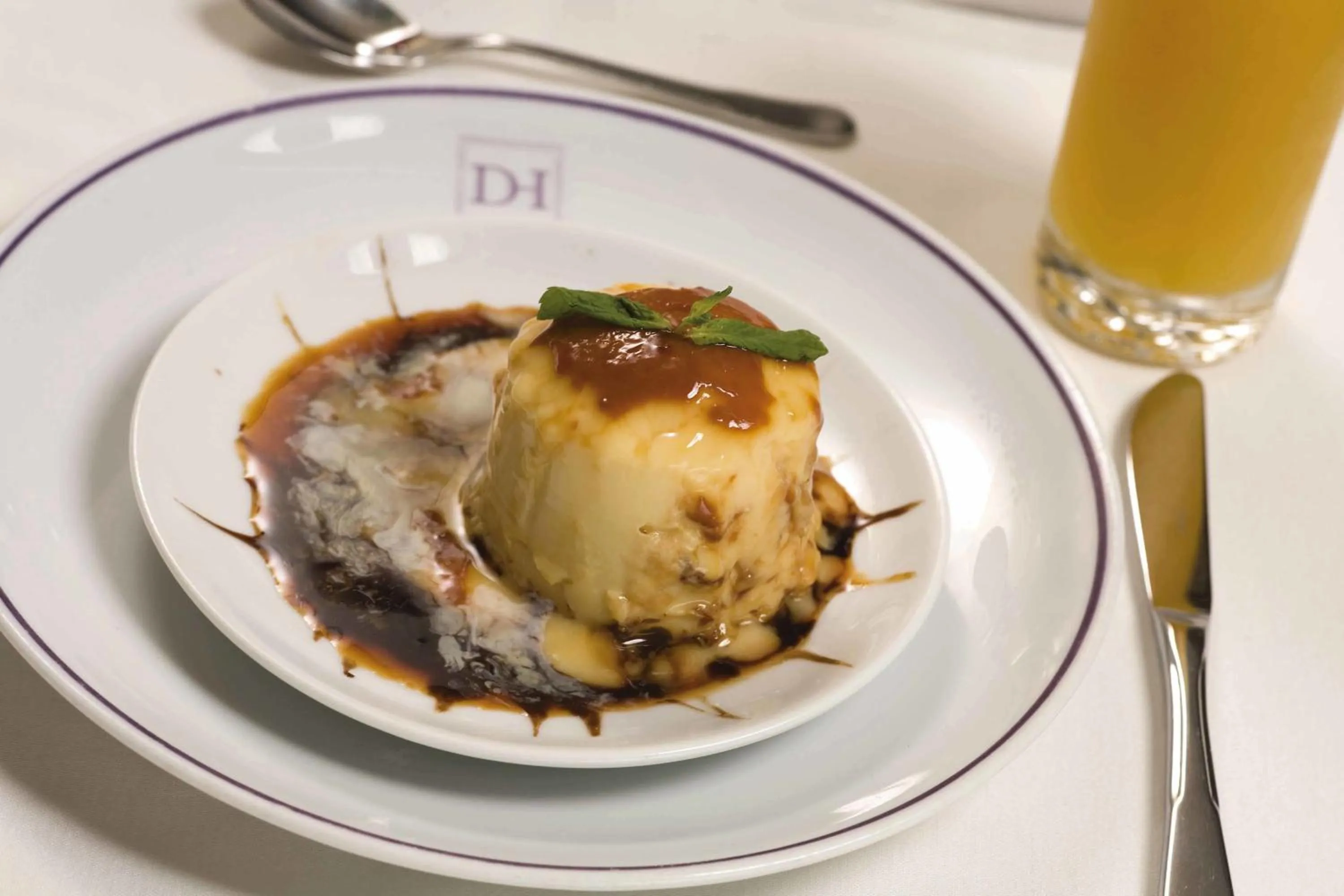 Restaurant/places to eat in Dila Hotel