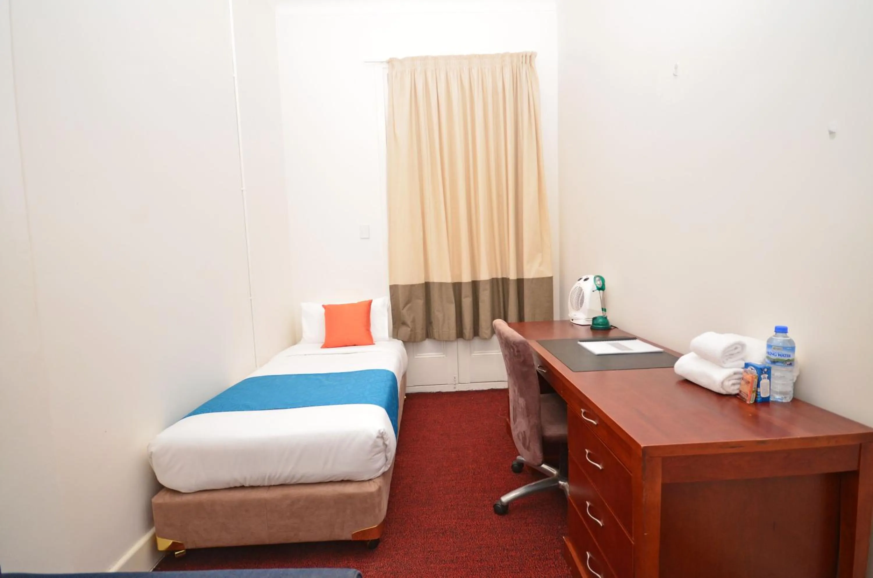 Single Room with Shared Shower and Toilet - single occupancy in The Hallows Accommodation