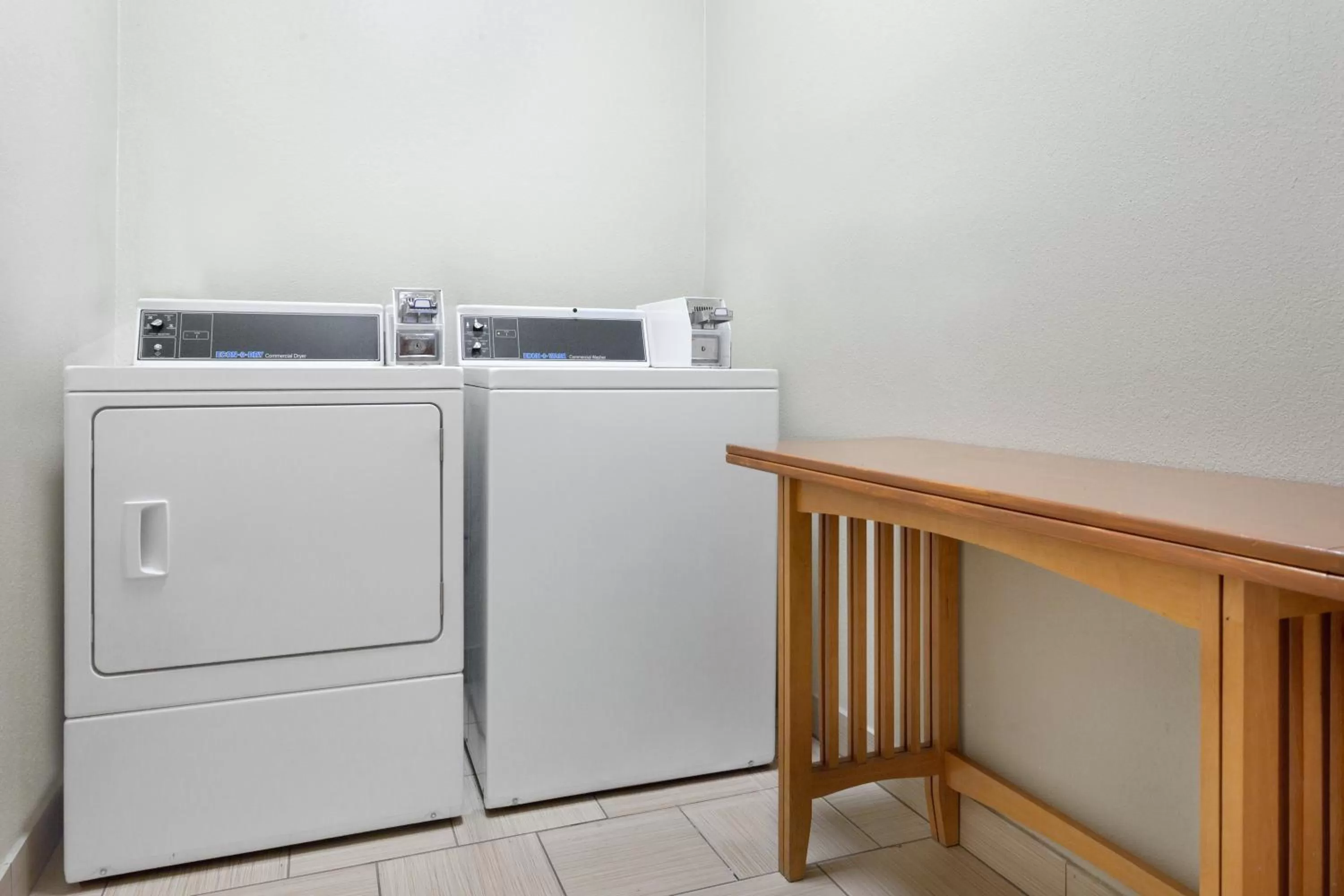 laundry in Baymont by Wyndham Waterloo