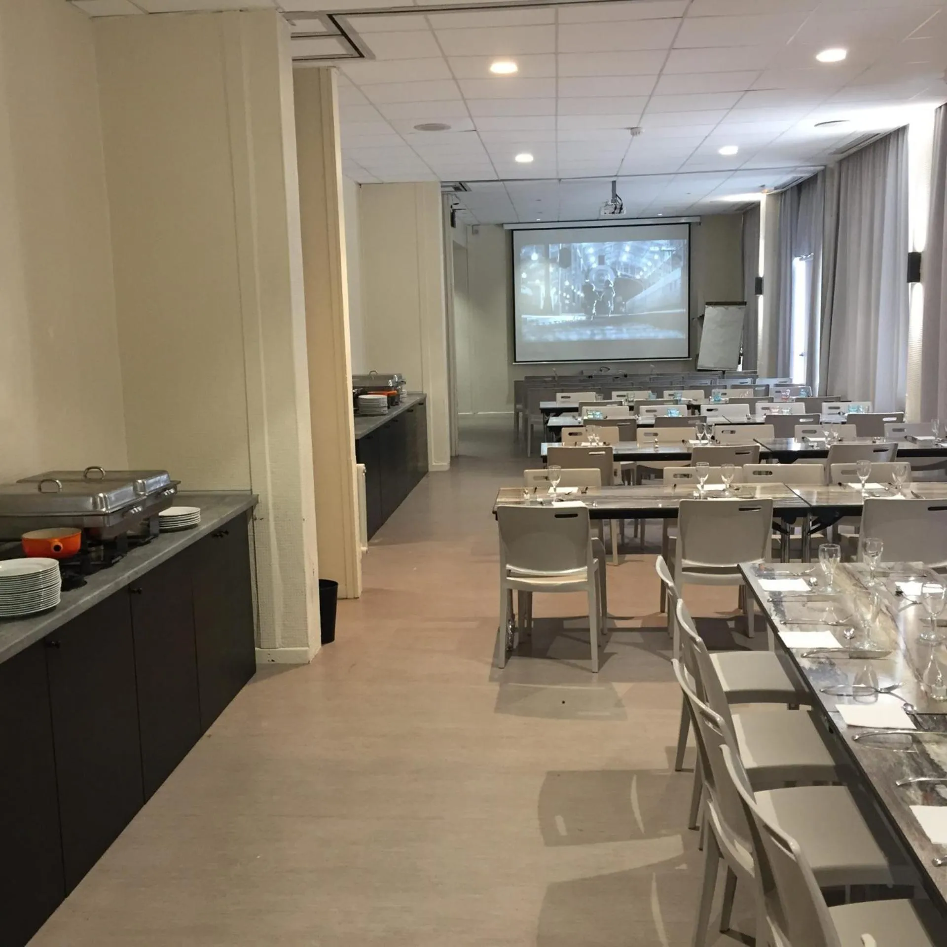 Restaurant/Places to Eat in Hotel Central Parc Oyonnax