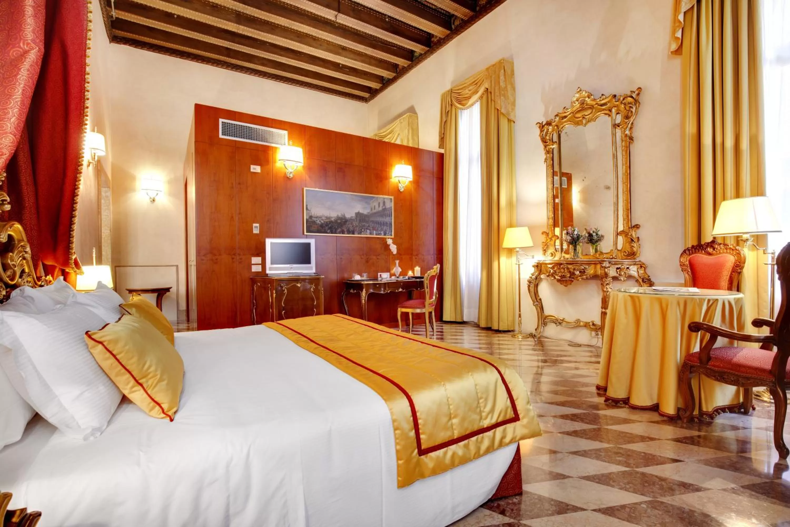 Photo of the whole room, Bed in Hotel Donà Palace