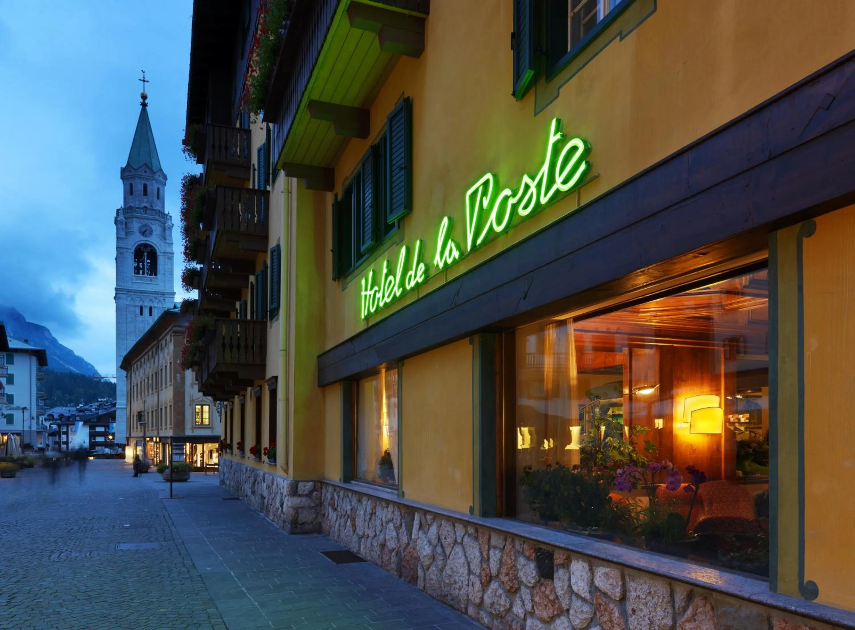 Property building in Hotel De La Poste