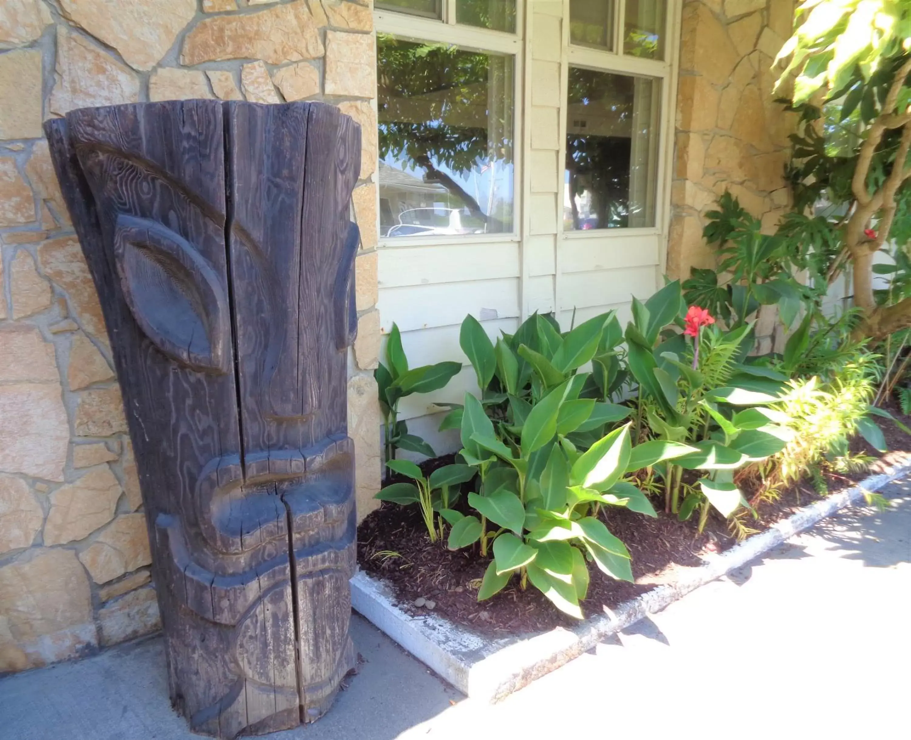 Queen Studio in The Polynesian Resort Queen Studio in The Polynesian Resort