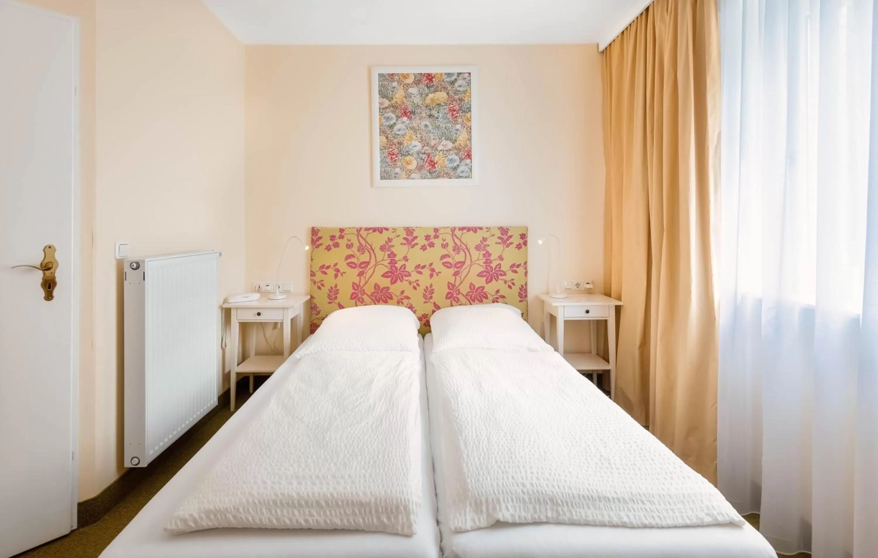 Bedroom, Bed in ALPHA HOTEL Hermann von Salza