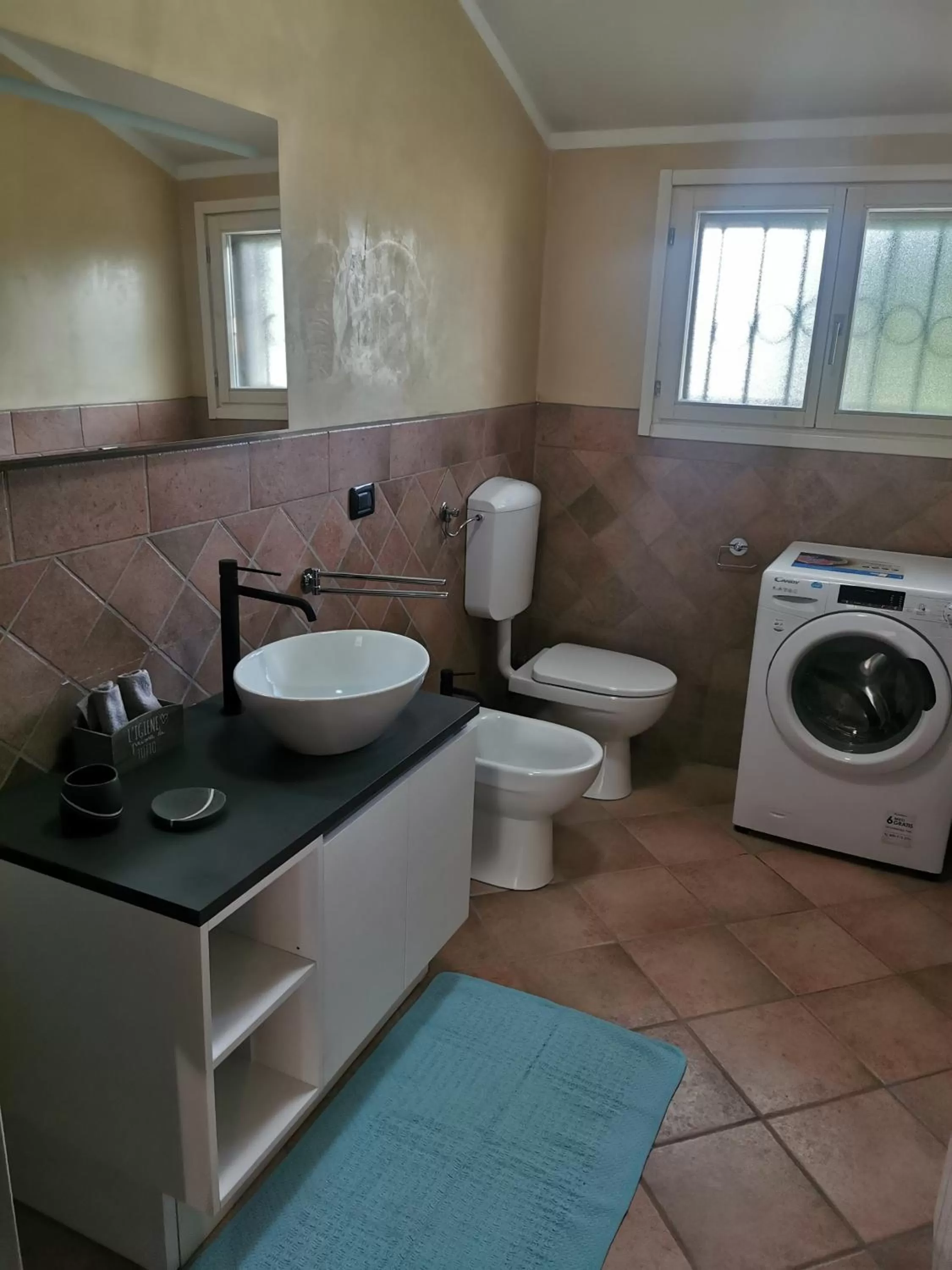 Bathroom in FONDO MARSIGLIA 110