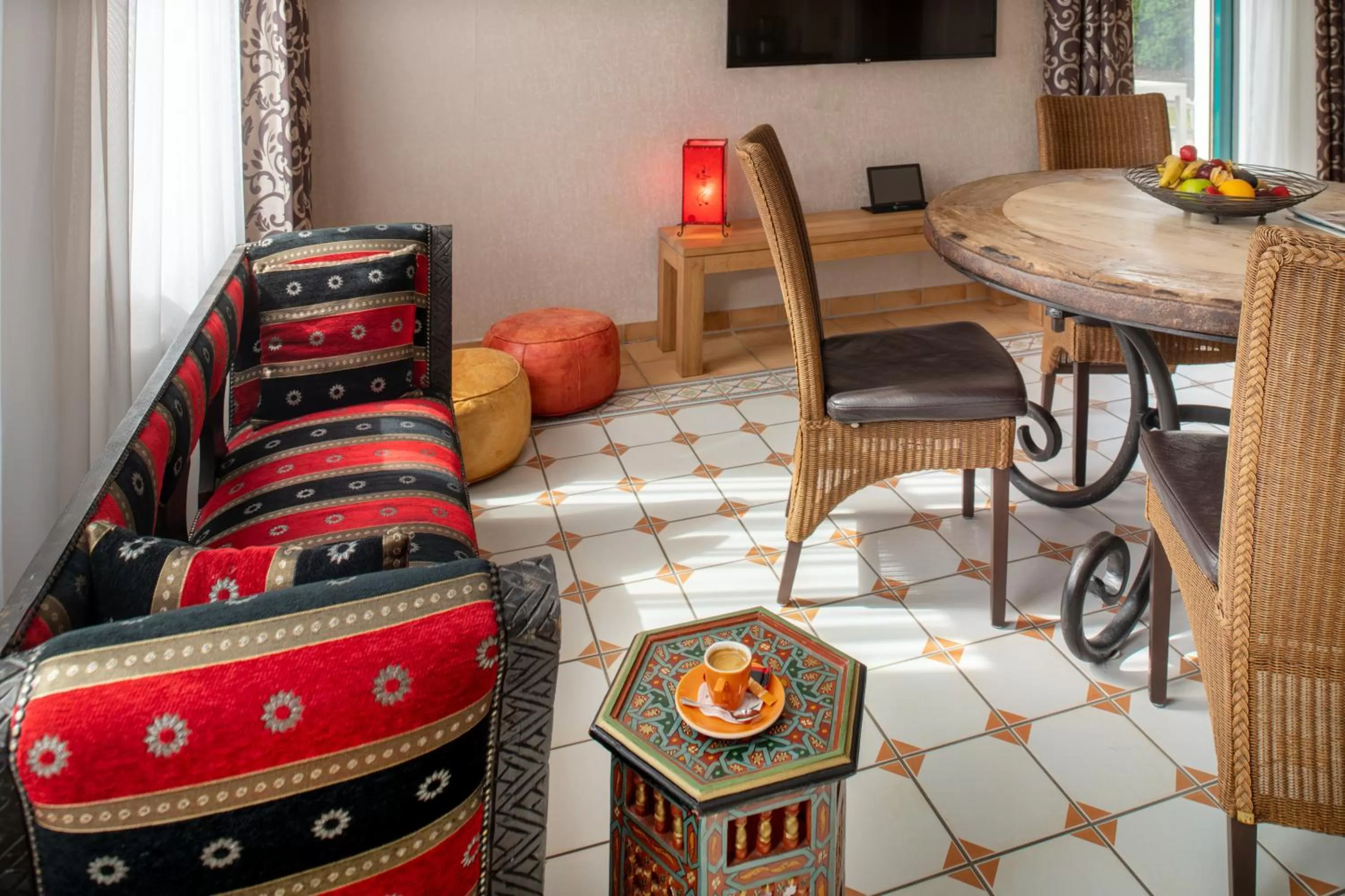 Kitchen or kitchenette, Bed in Recknitztal-Hotel Marlow