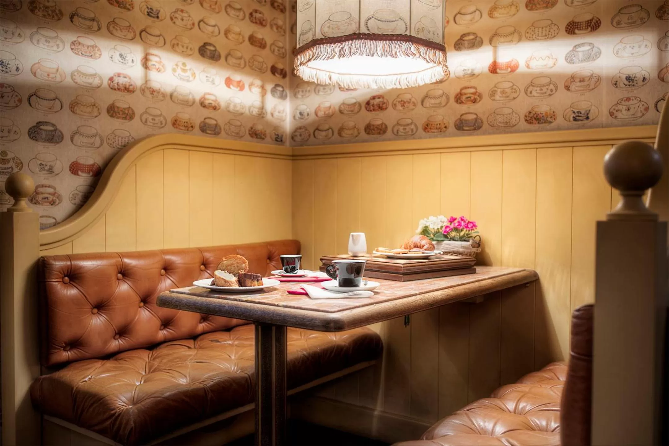 Coffee/tea facilities in Grand Hotel Colony