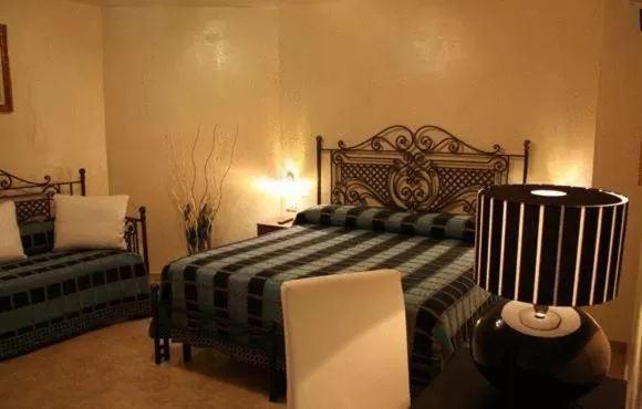 Photo of the whole room, Bed in Dimora Storica ''Casa Sicuro''