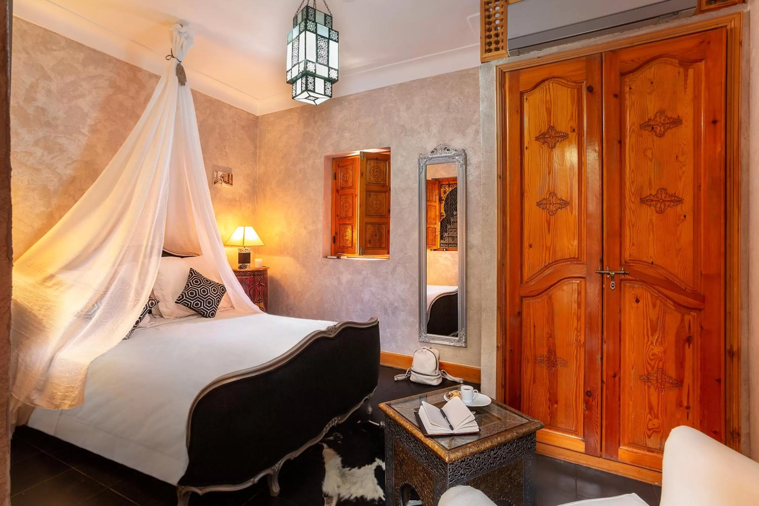 Bed in Riad Rodaina & SPA