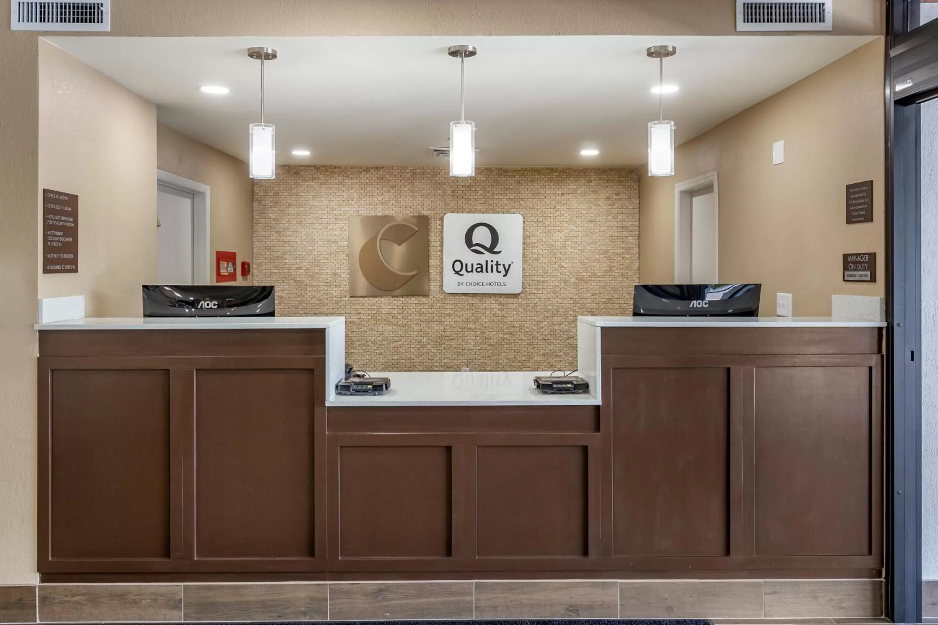 Lobby or reception in Quality Inn & Suites Spring Lake - Fayetteville near Fort Bragg