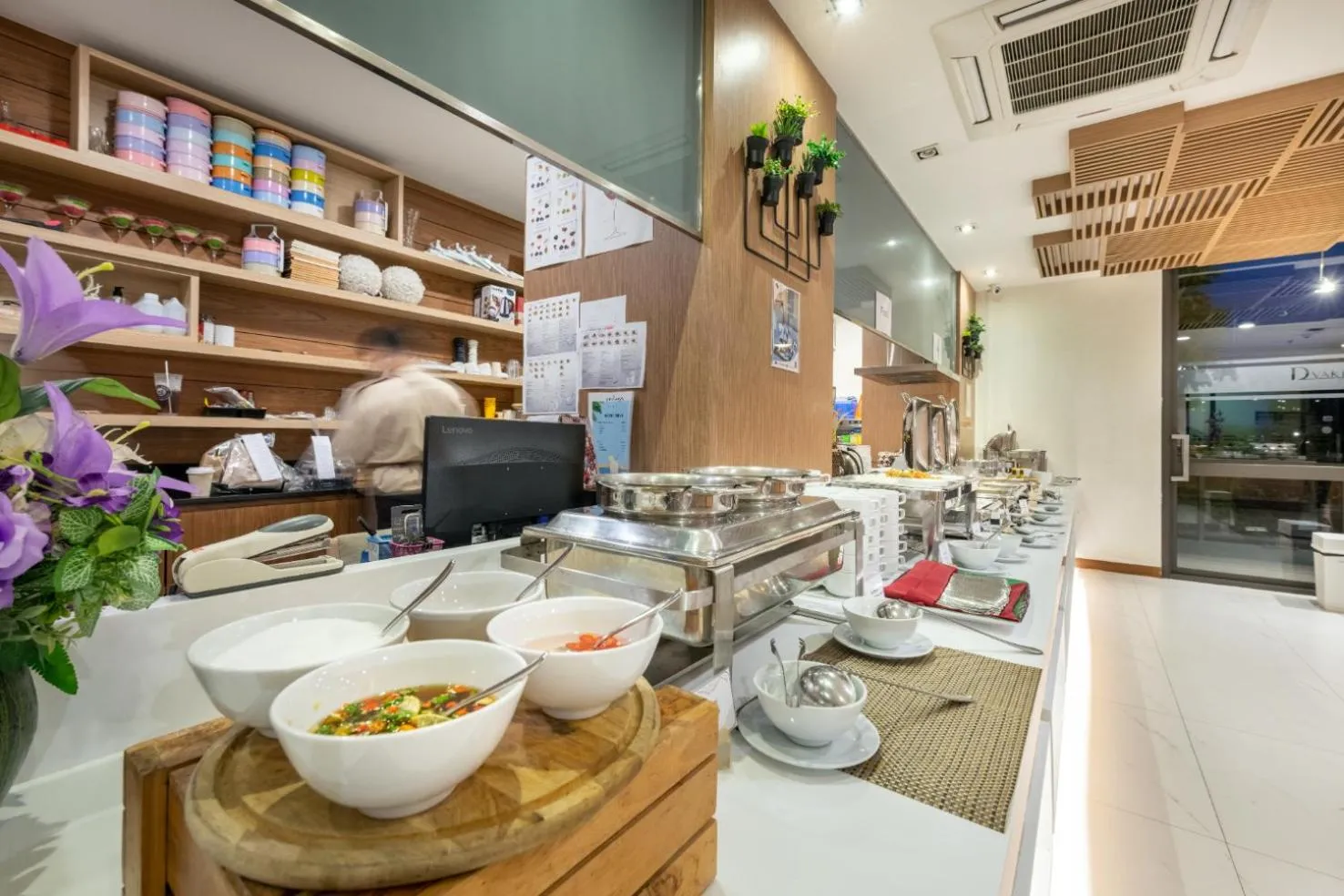 Restaurant/places to eat in D Varee Diva Central Rayong