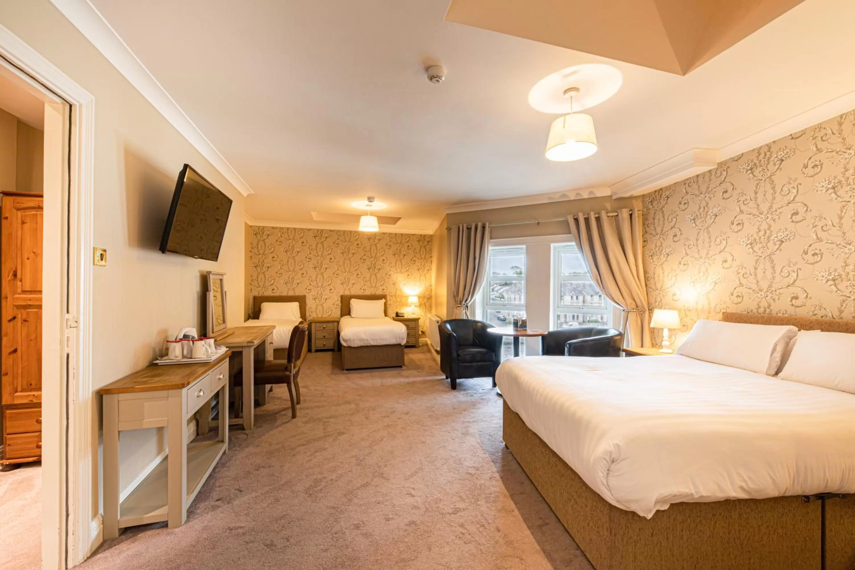 Bedroom, Bed in Ballina Manor Hotel