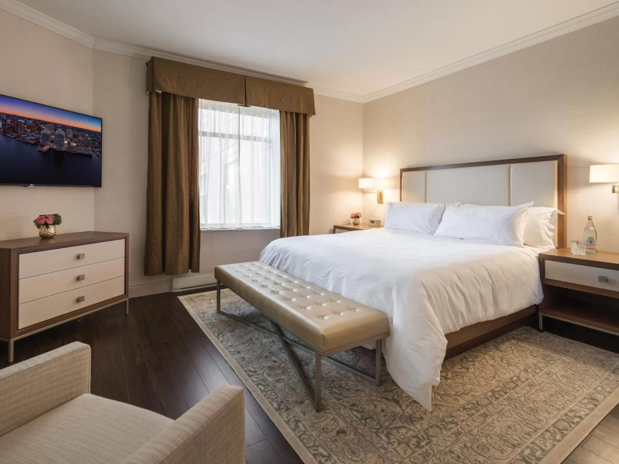 Bed in The Lord Nelson Hotel & Suites