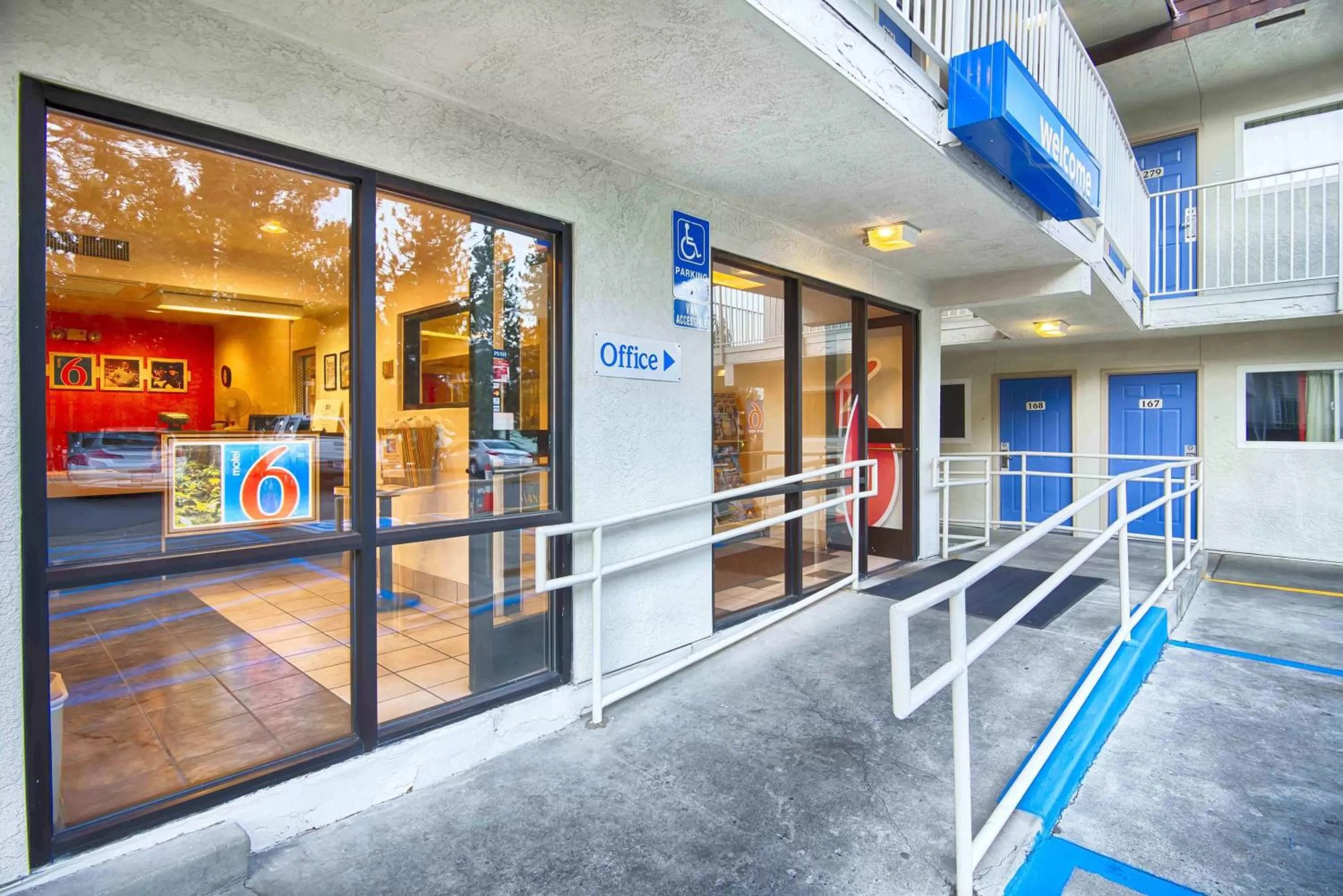 Facade/entrance in Motel 6-Mammoth Lakes, CA