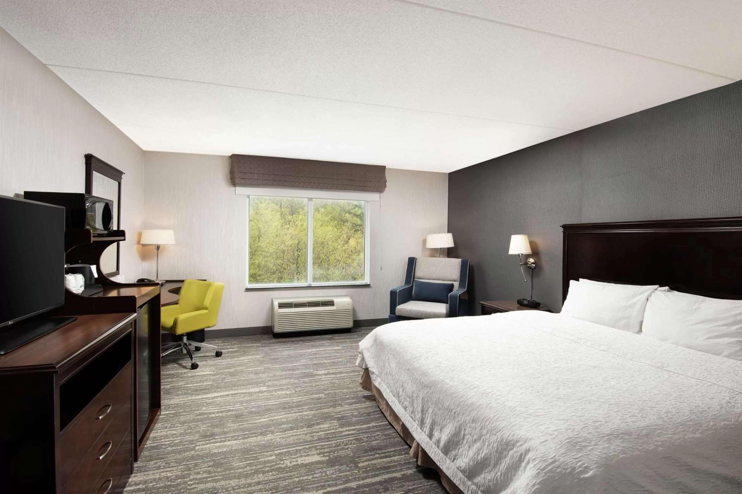 Bedroom, Bed in Hampton Inn & Suites by Hilton Barrie