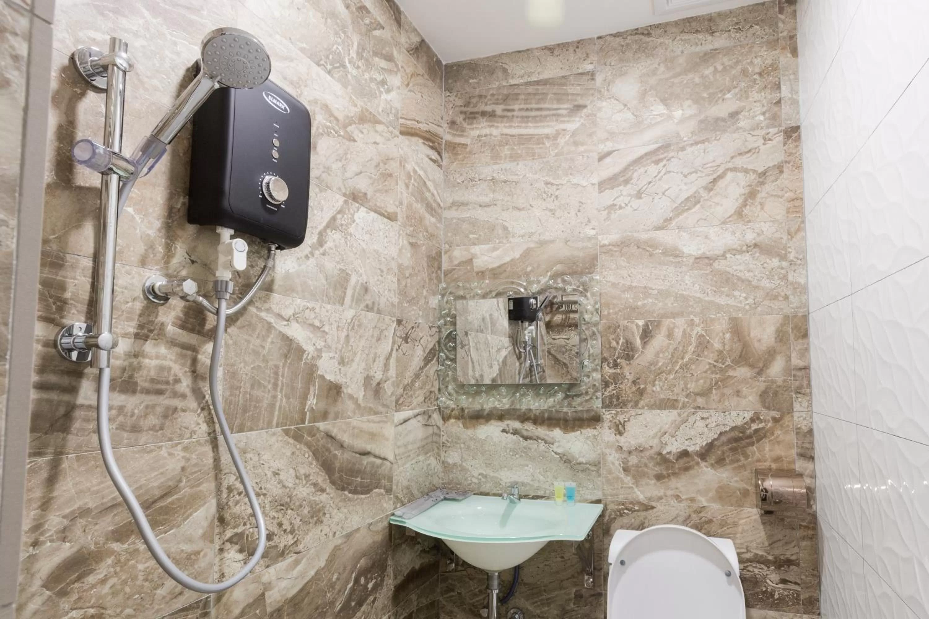 Shower in Lee Luxury Home USM Penang