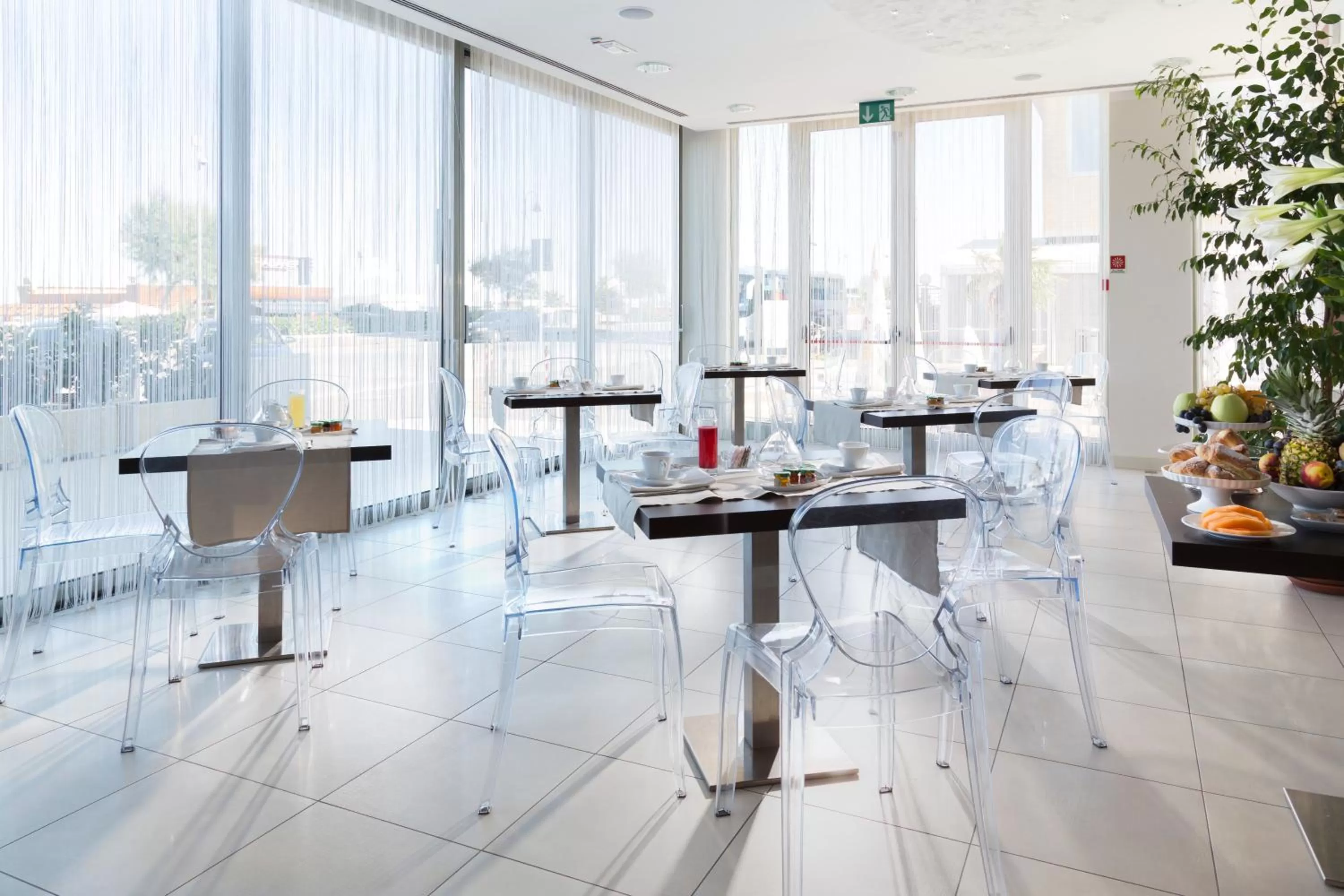 Restaurant/places to eat in Terminal Palace & SPA