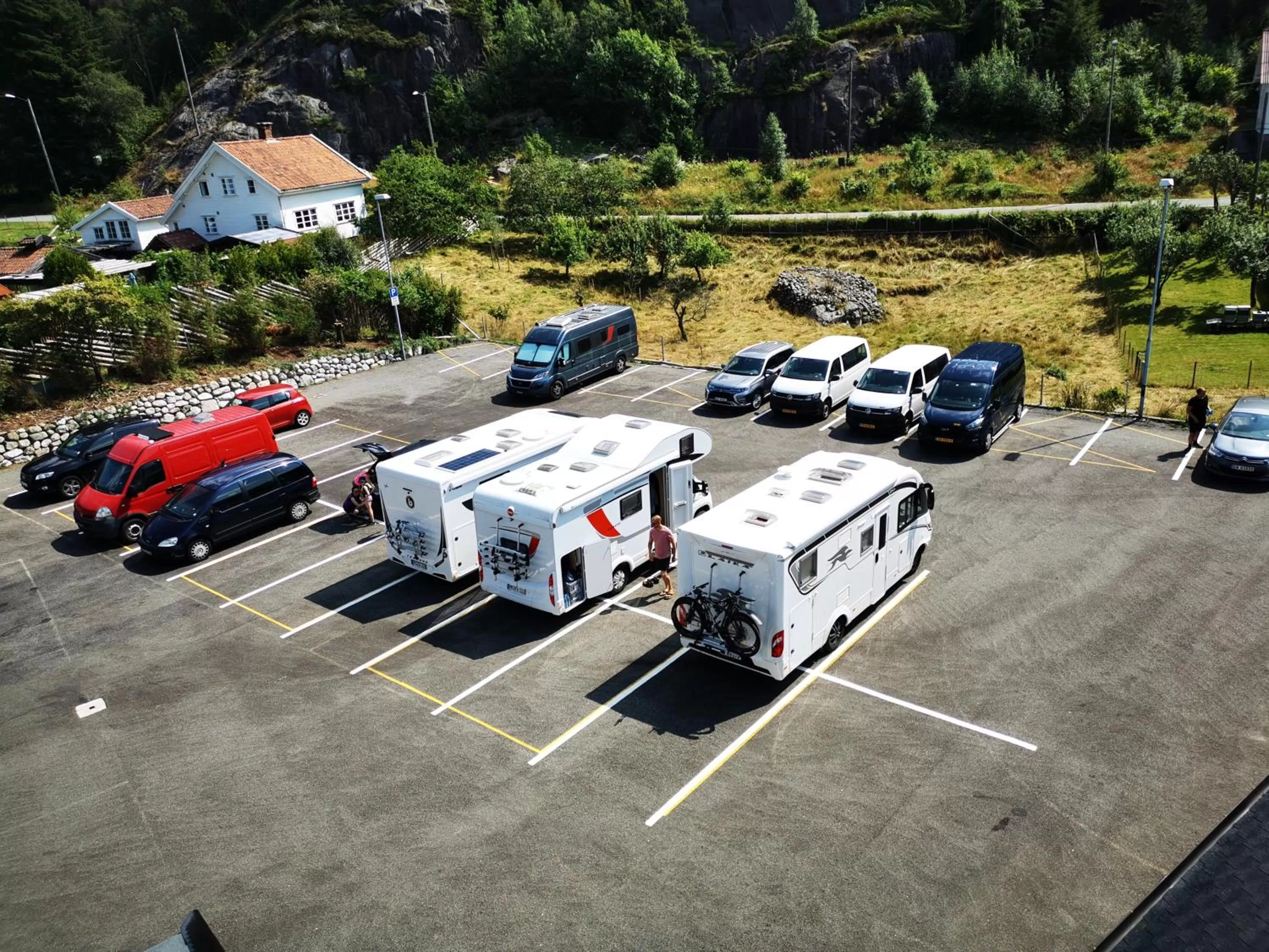 Parking in Brufjell Hostel & Parking