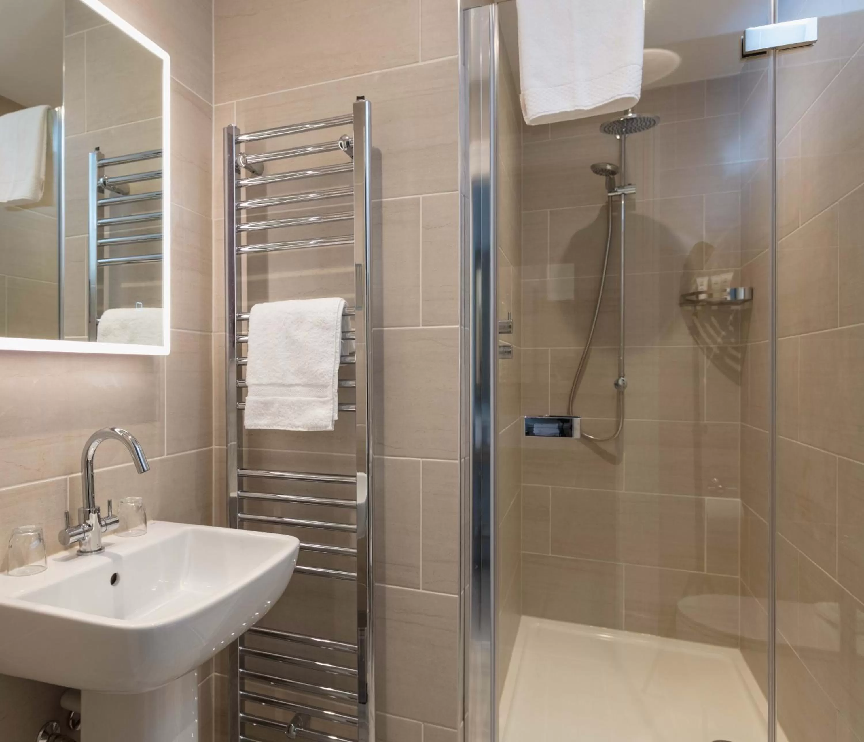 Bathroom in Farlam Hall Hotel & Restaurant