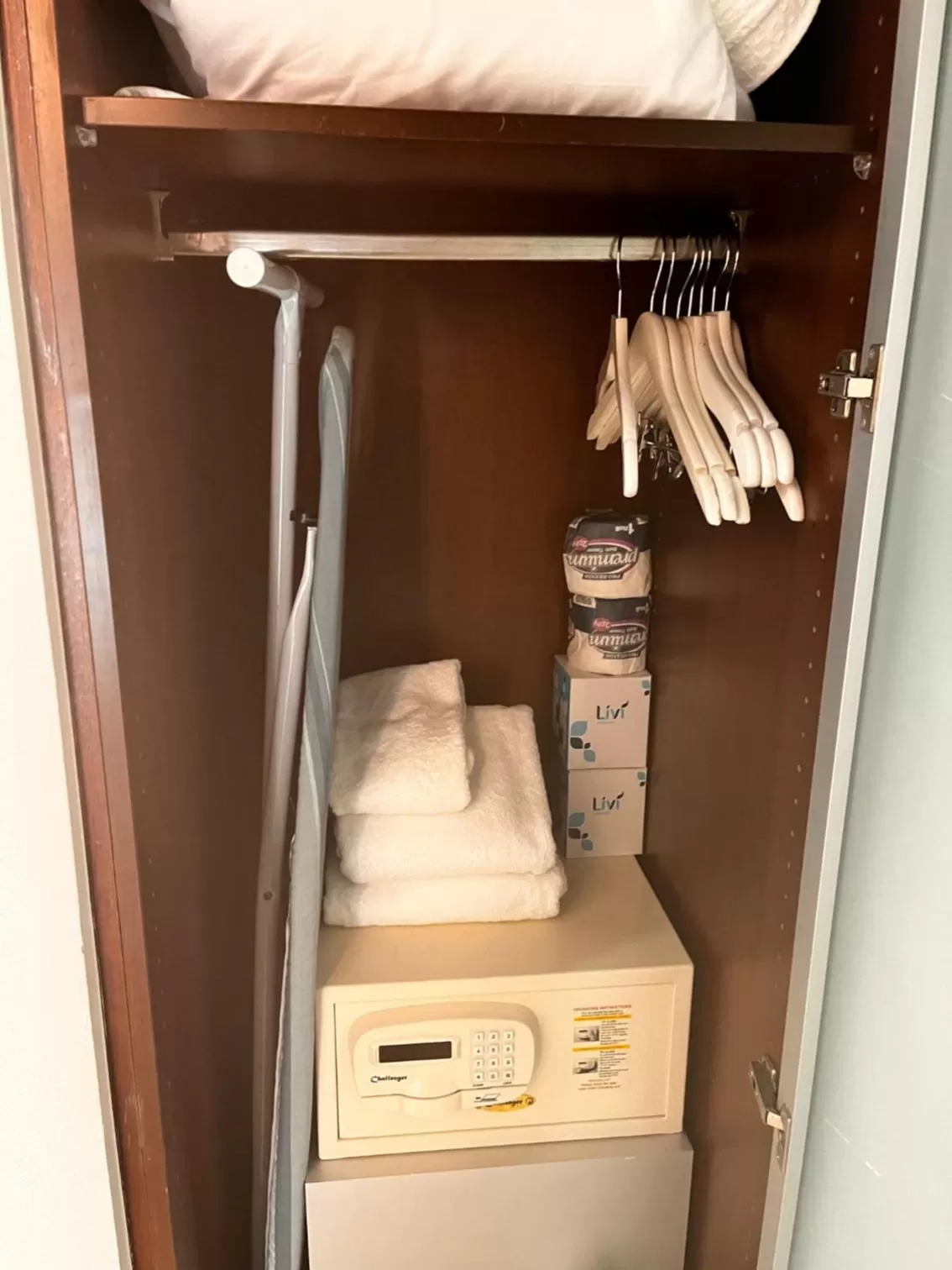 wardrobe, Bunk Bed in Suites at The Strand on Ocean Drive