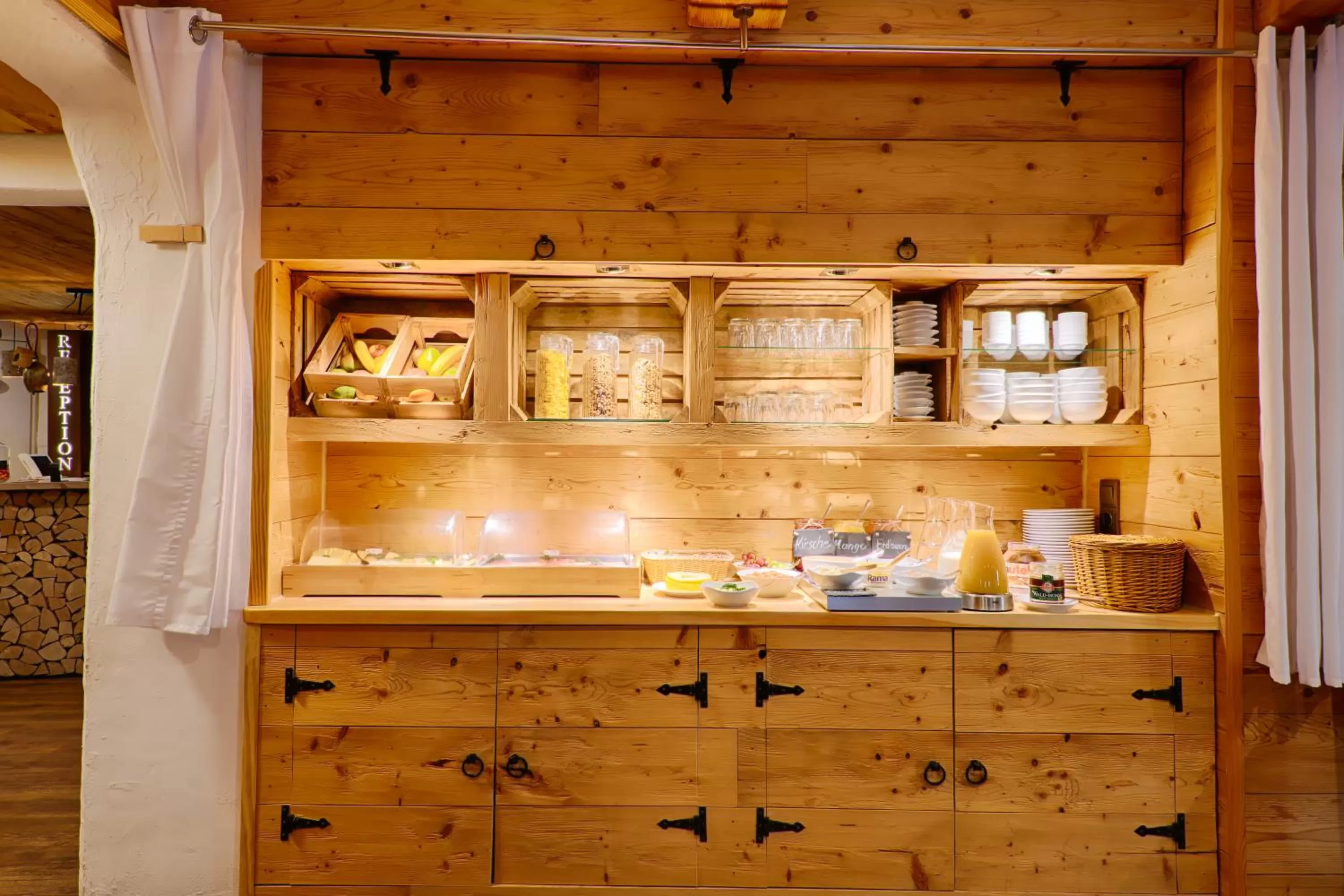 Buffet breakfast in Sennerhütte Landhotel