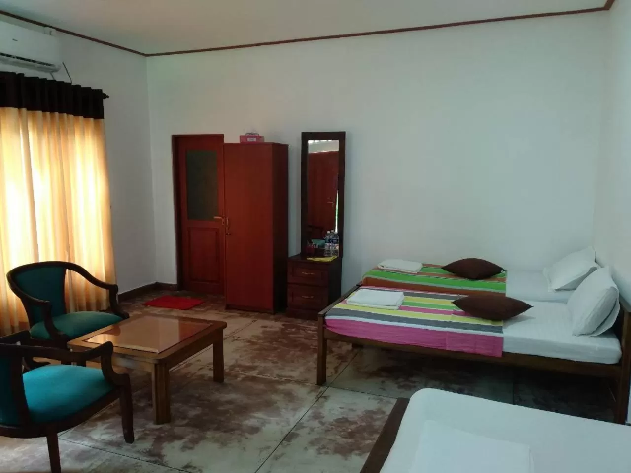 Bed in Ocean Gate Negombo