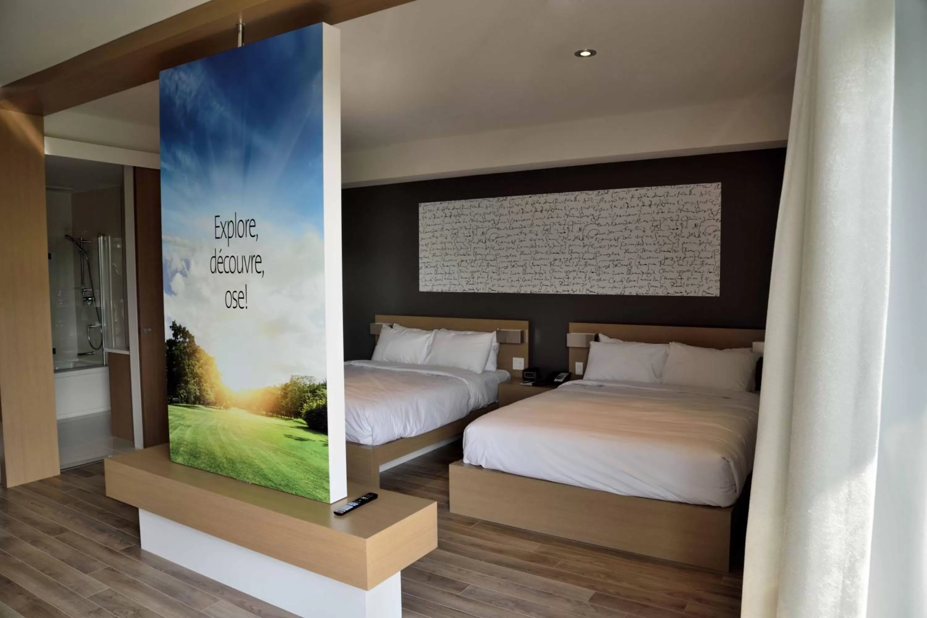 Photo of the whole room, Bed in La Cache du Golf