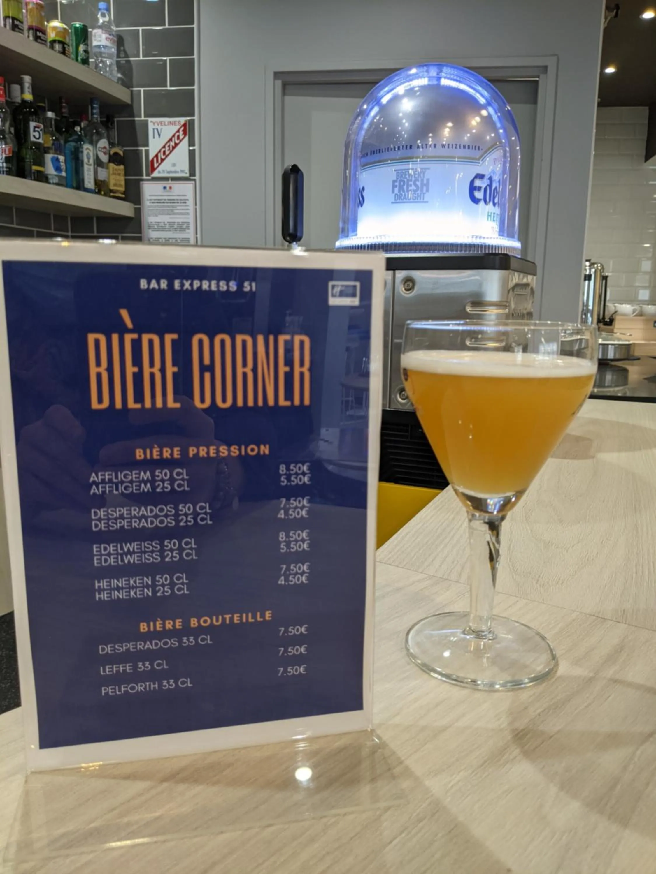 Restaurant/places to eat in Holiday Inn Express Paris - Velizy by IHG