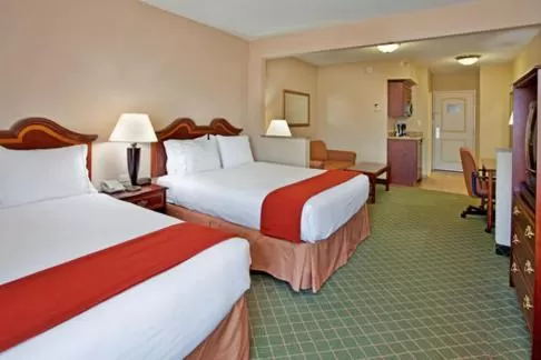 Standard Queen Room in Holiday Inn Express Hotel & Suites Cape Girardeau I-55 by IHG