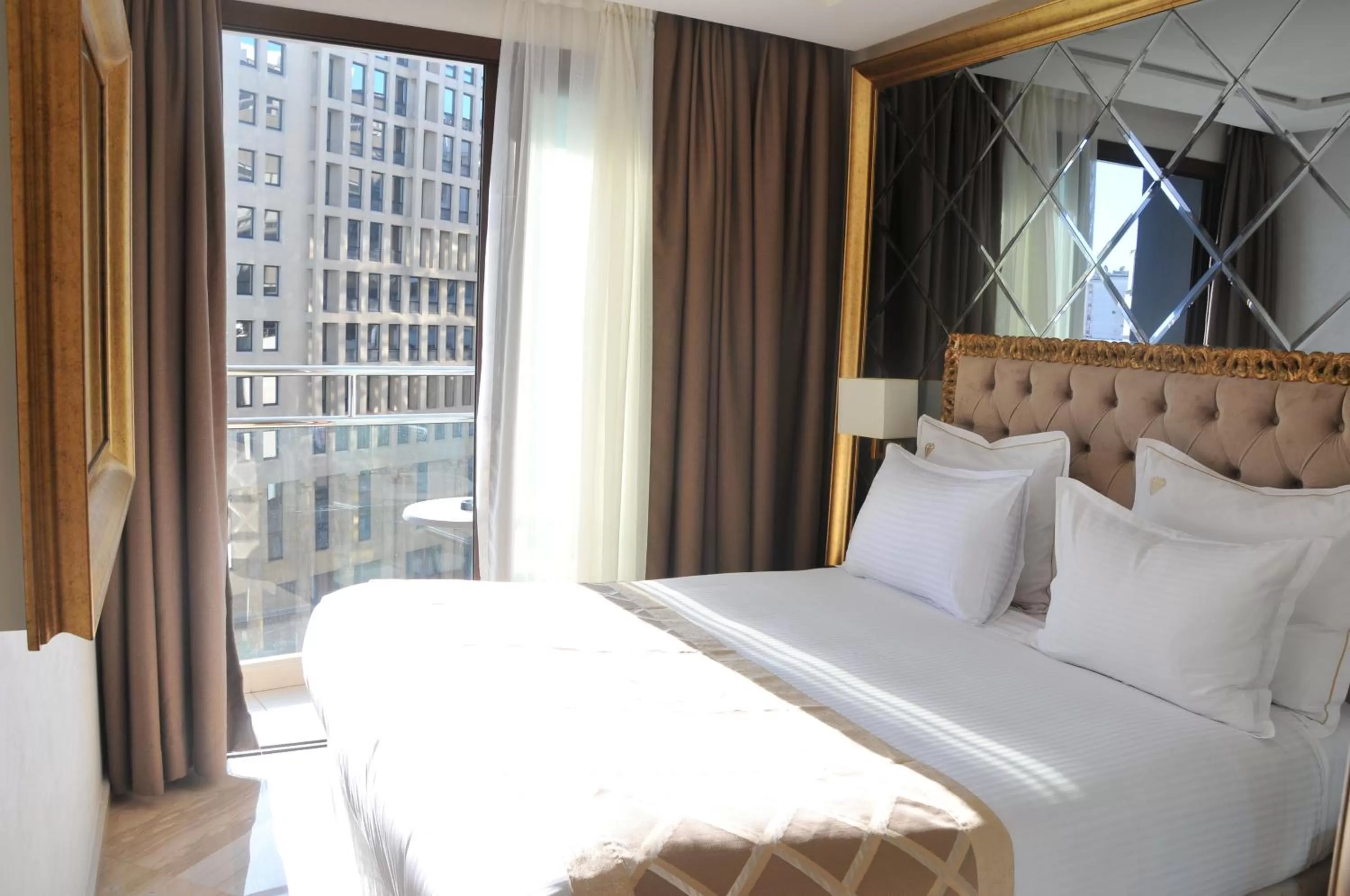 Bedroom, Bed in Suite Hotel Casa Diamond