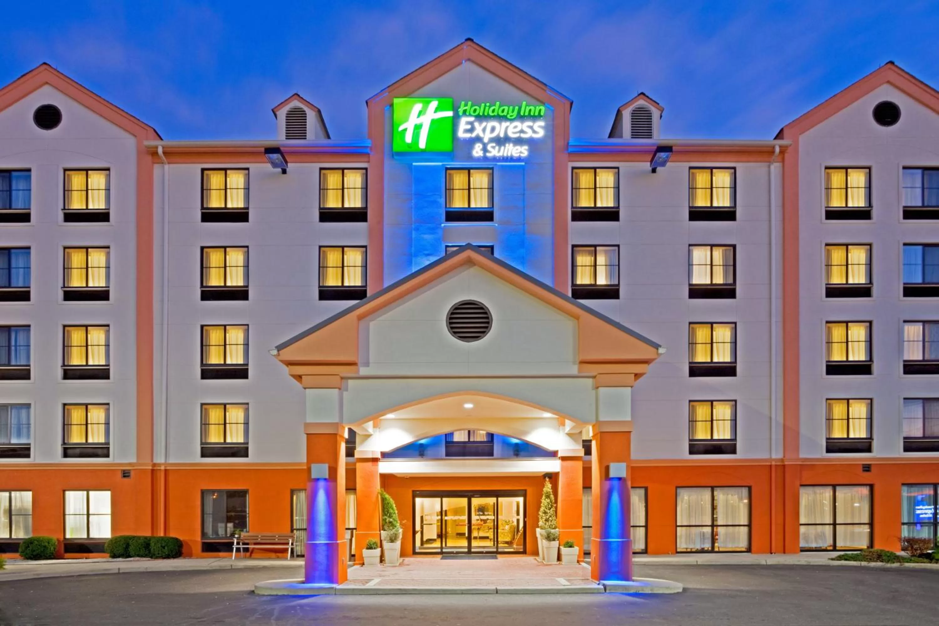 Property building in Holiday Inn Express Hotel & Suites Meadowlands Area by IHG
