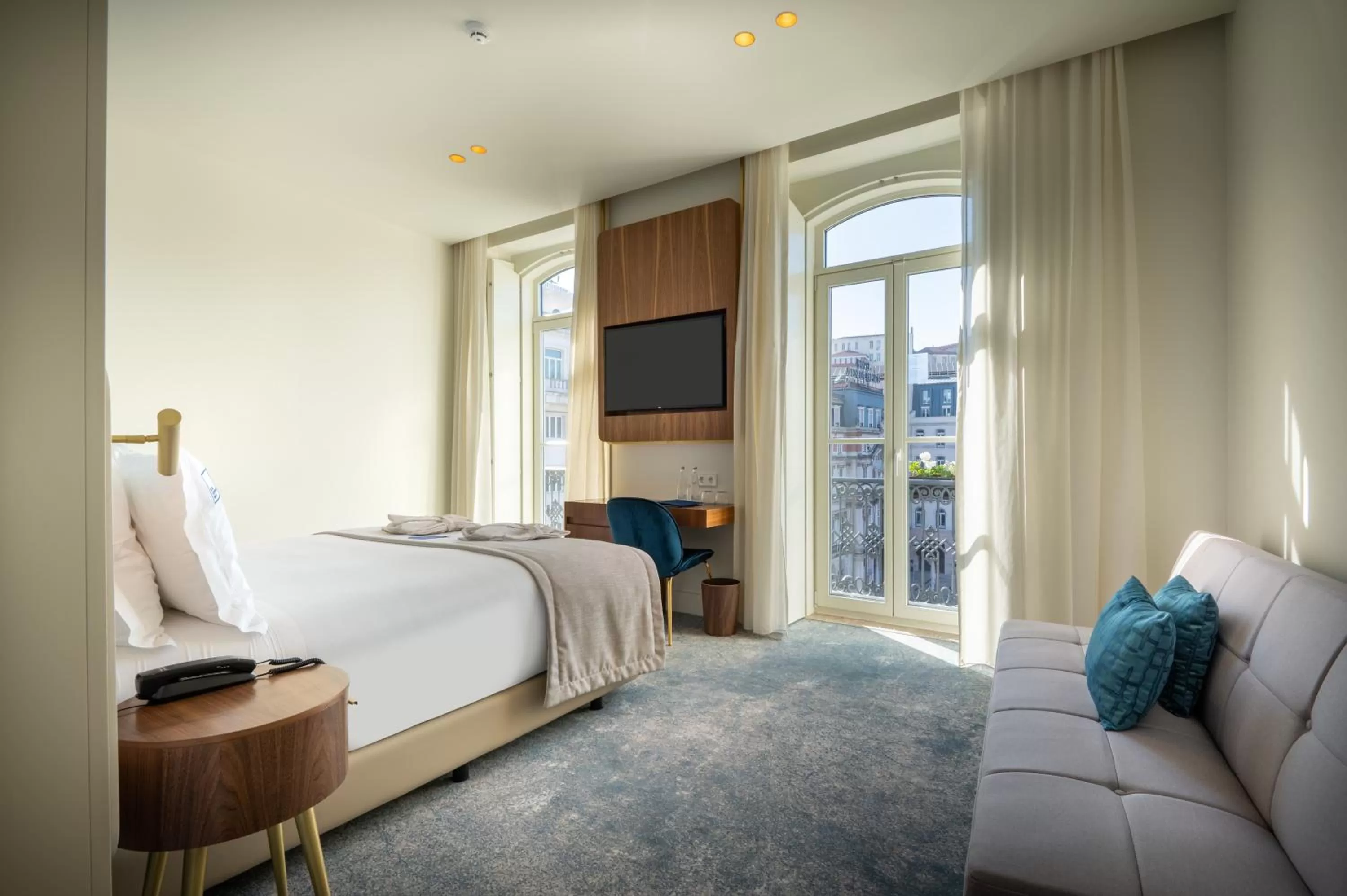 Bedroom, Bed in Blue Liberdade Hotel