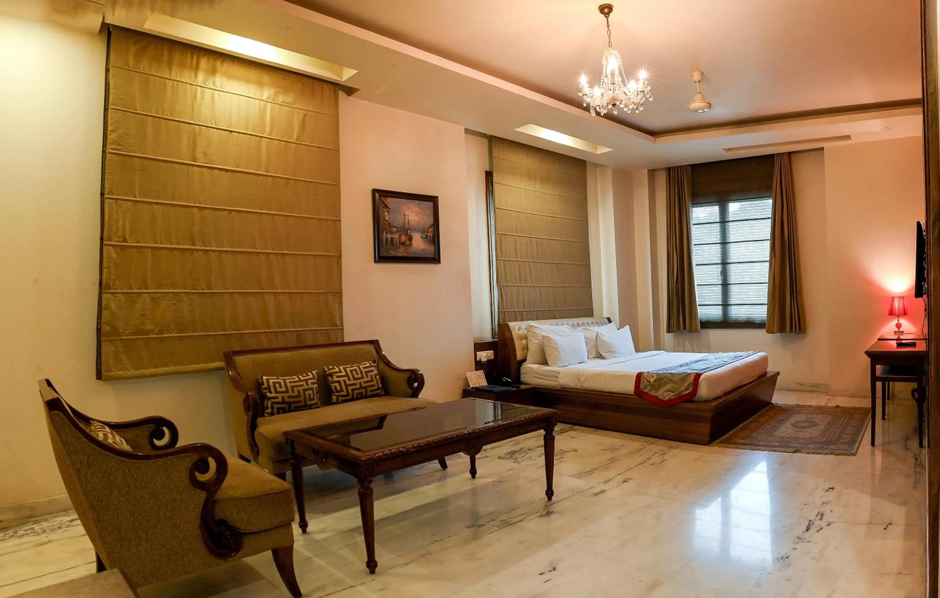 Bedroom, Bed in Hotel Leela Grande