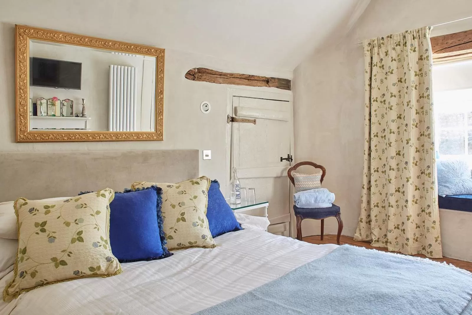 Bedroom, Bed in Cherry tree farm B and B