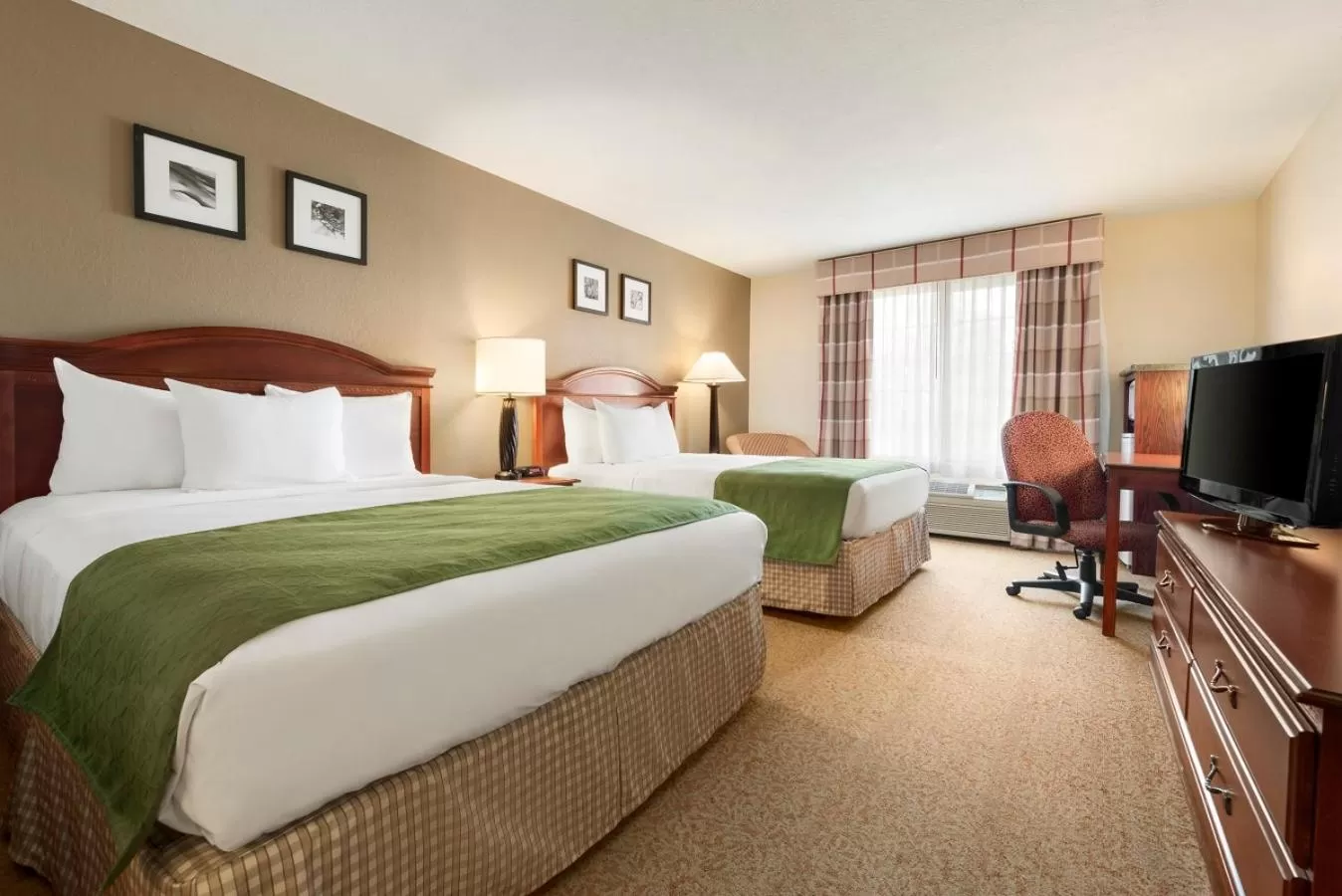 Bedroom, Bed in Country Inn & Suites by Radisson, Paducah, KY