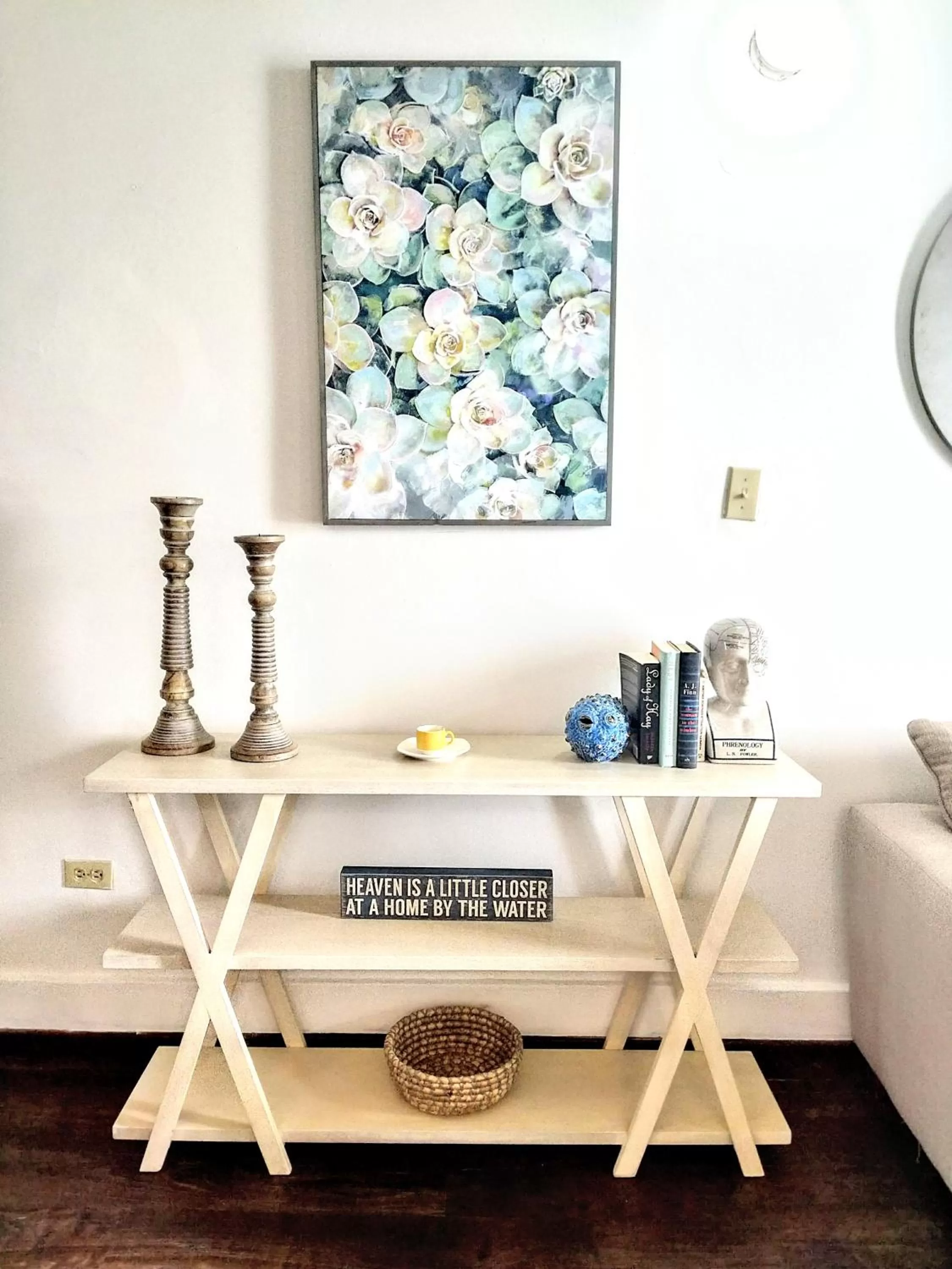 Dining area in La Capitana Old San Juan Building