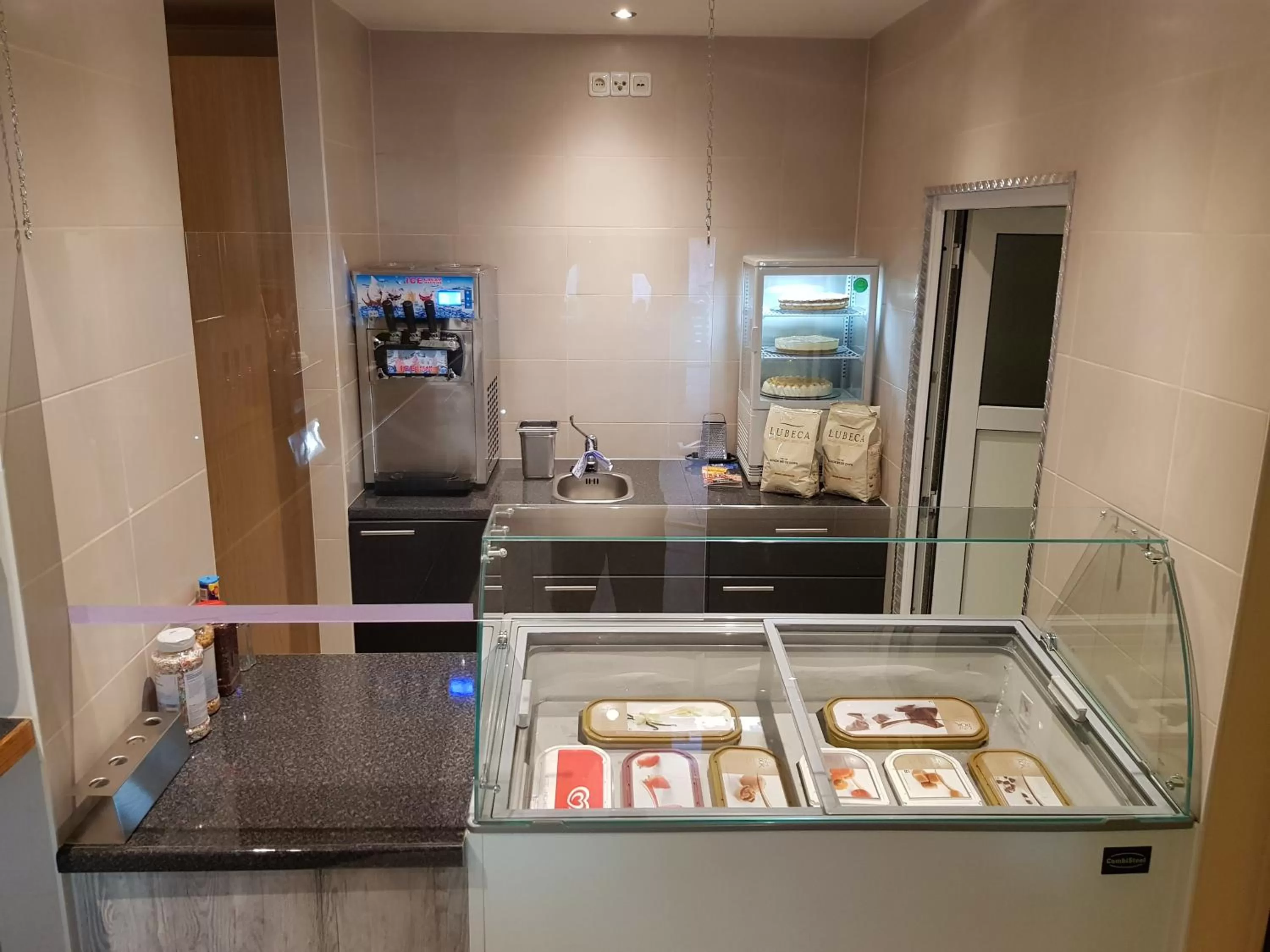 Food and drinks in CASILINO Hotel A 20 Wismar