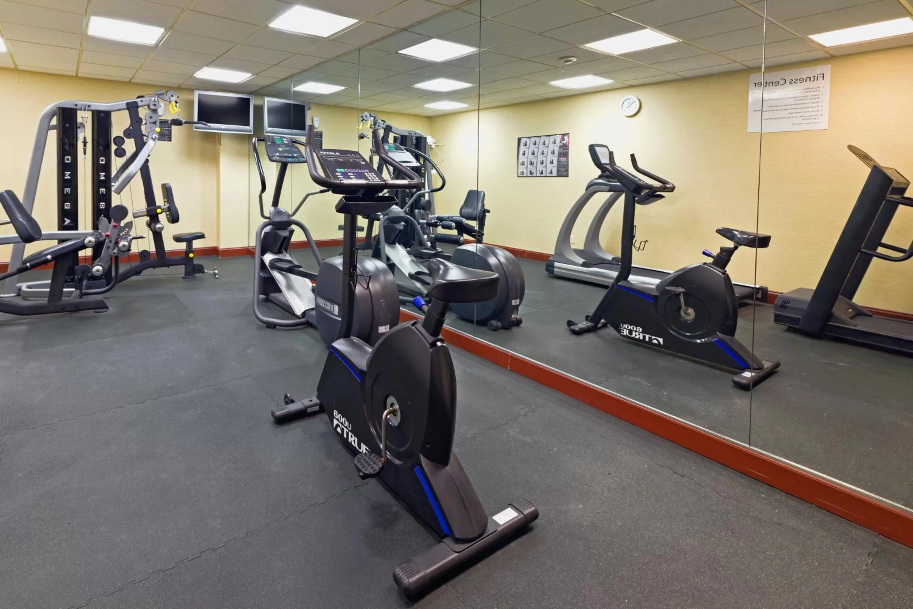 Fitness centre/facilities in Wyndham Garden Totowa