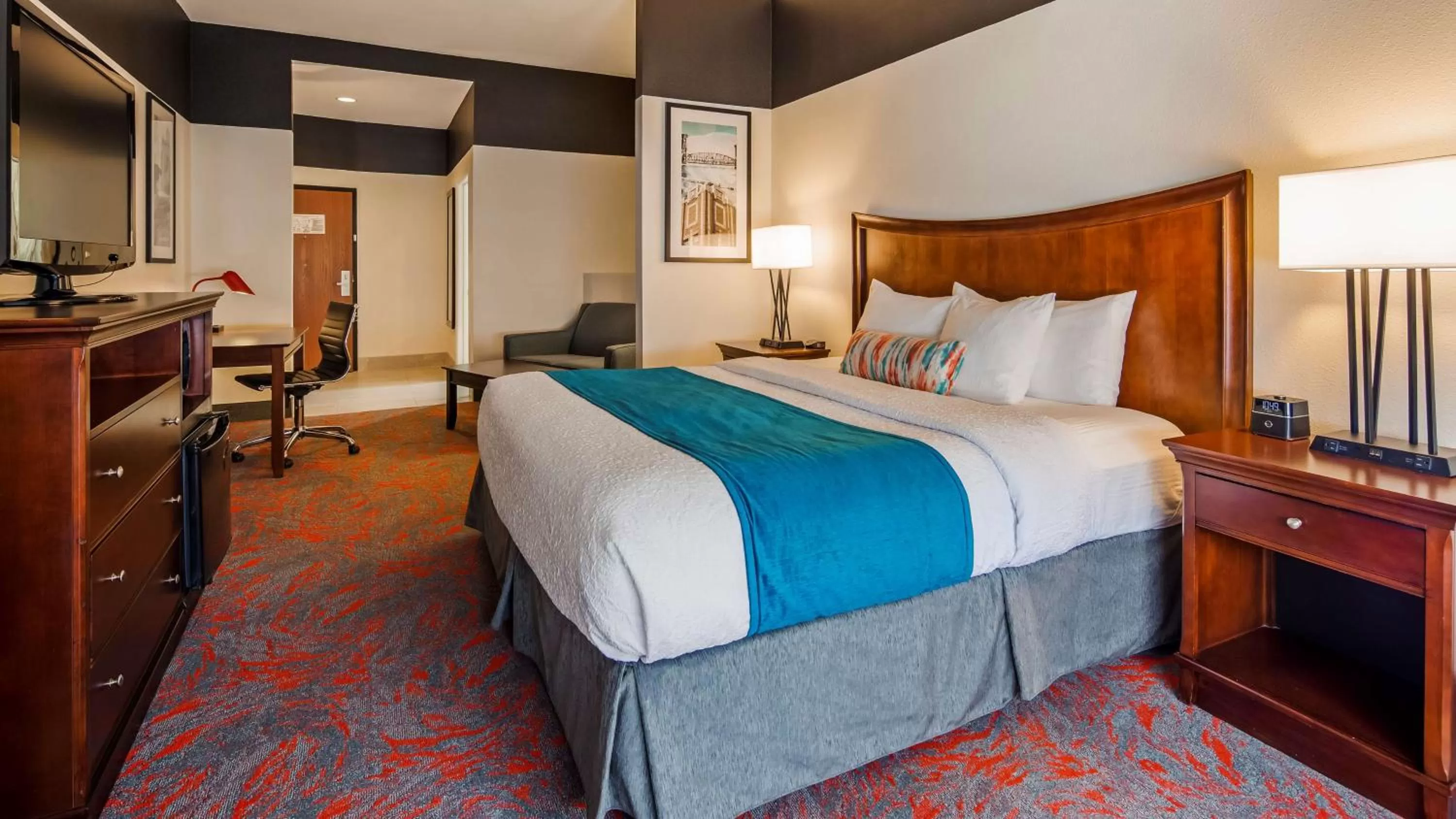 King Suite with Roll-In Shower - Mobility Accessible/Non-Smoking in Best Western Plus Daphne