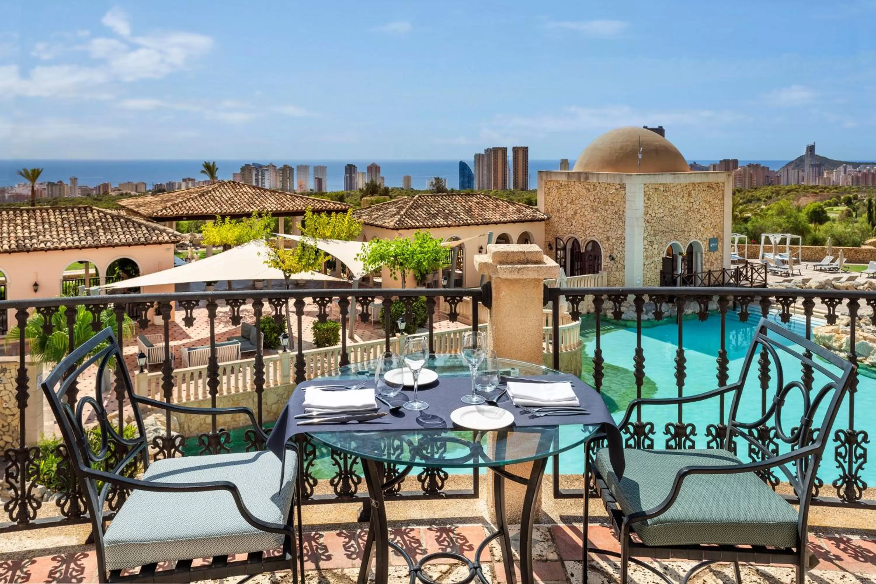 Restaurant/places to eat in Melia Villaitana