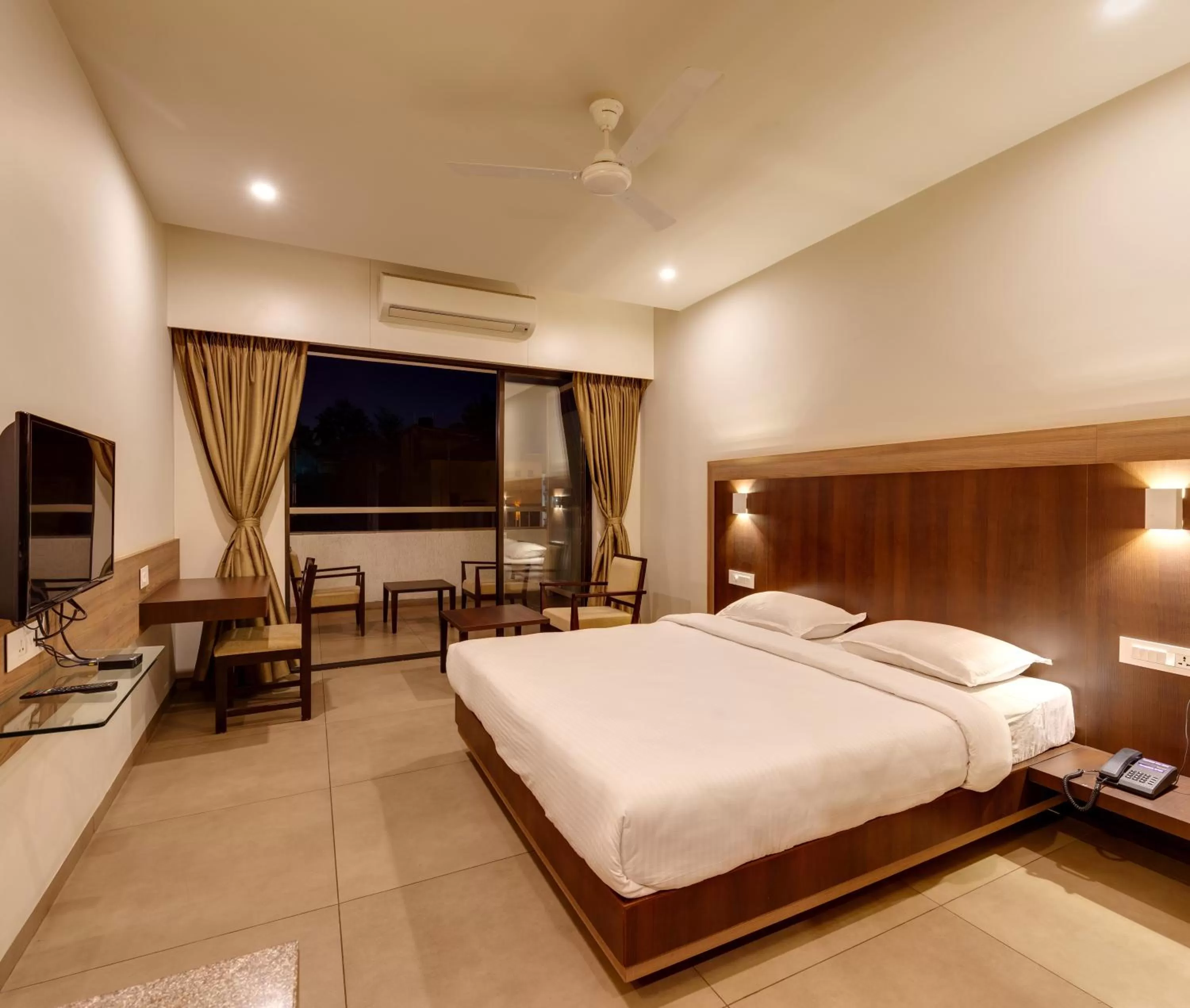 Hotel Classic Mid Town, Kolhapur NEAR MAHALAXMI TEMPLE