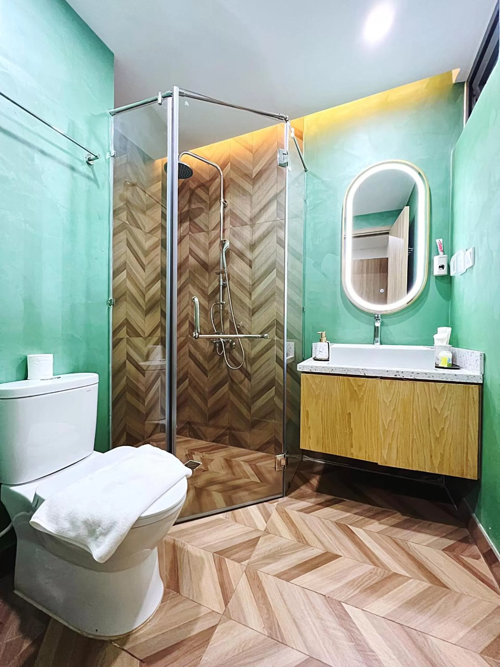 Toilet in De La Sol Villa Dalat